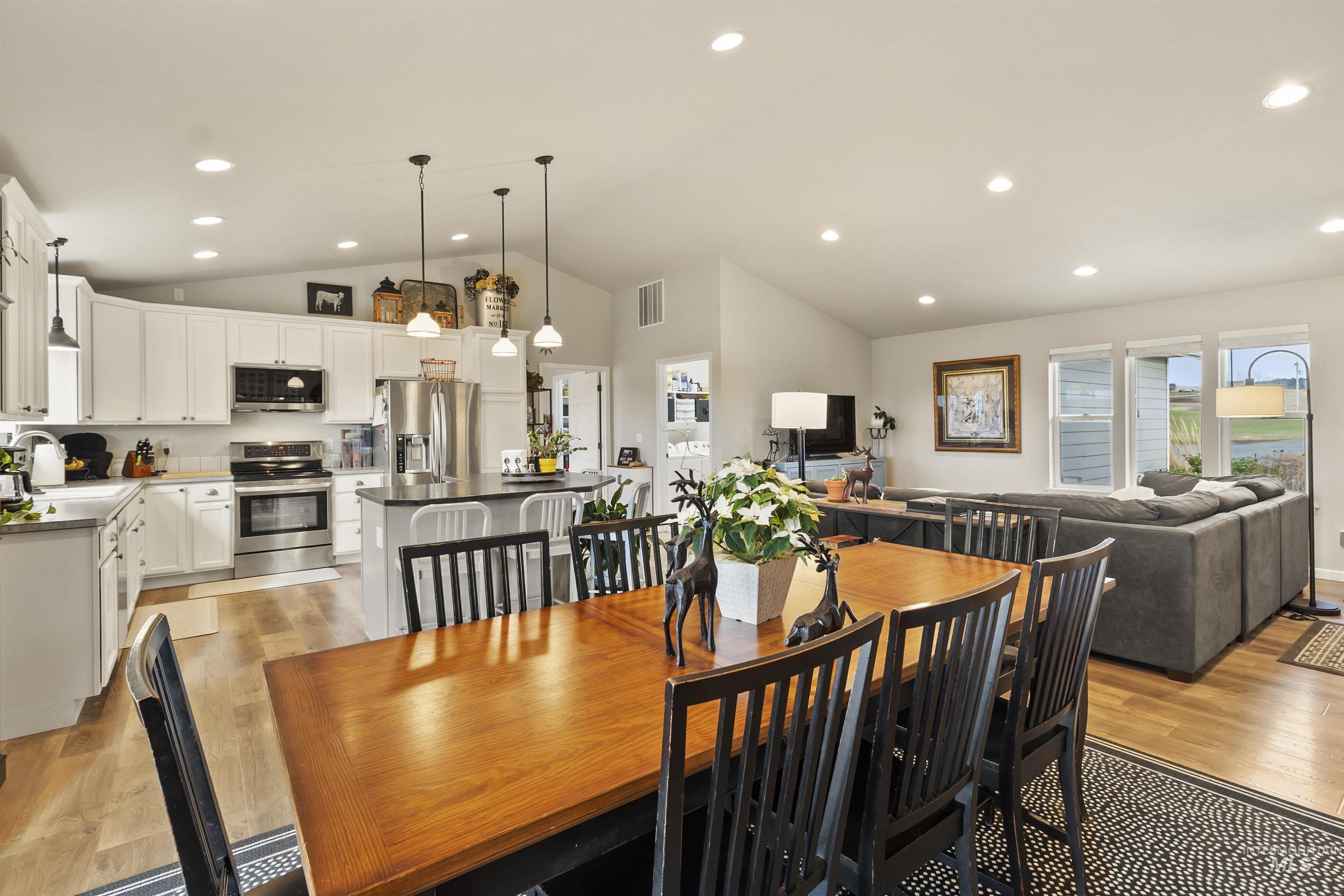 1009 Chaney Rd, Viola, Idaho 83872, 3 Bedrooms, 2 Bathrooms, Residential For Sale, Price $629,000, 98970367