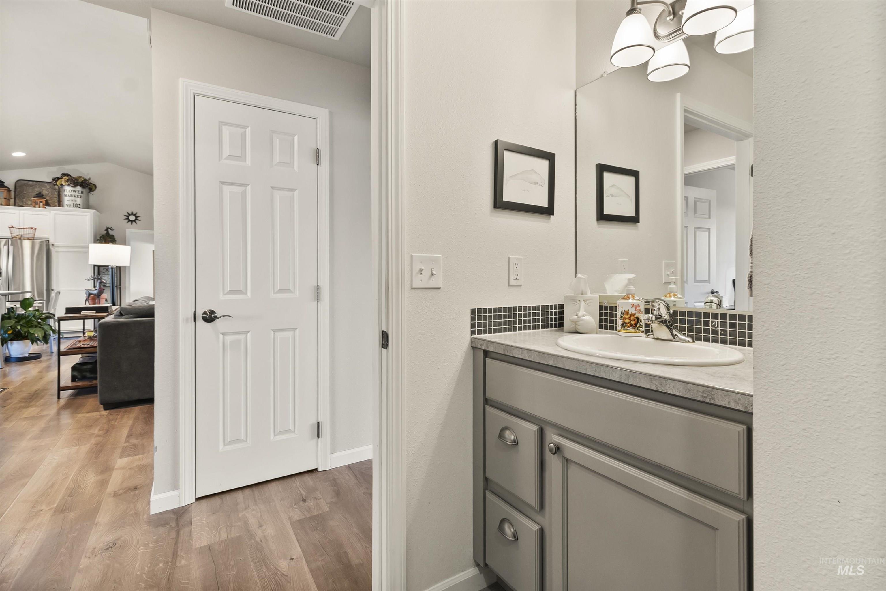 1009 Chaney Rd, Viola, Idaho 83872, 3 Bedrooms, 2 Bathrooms, Residential For Sale, Price $629,000, 98970367