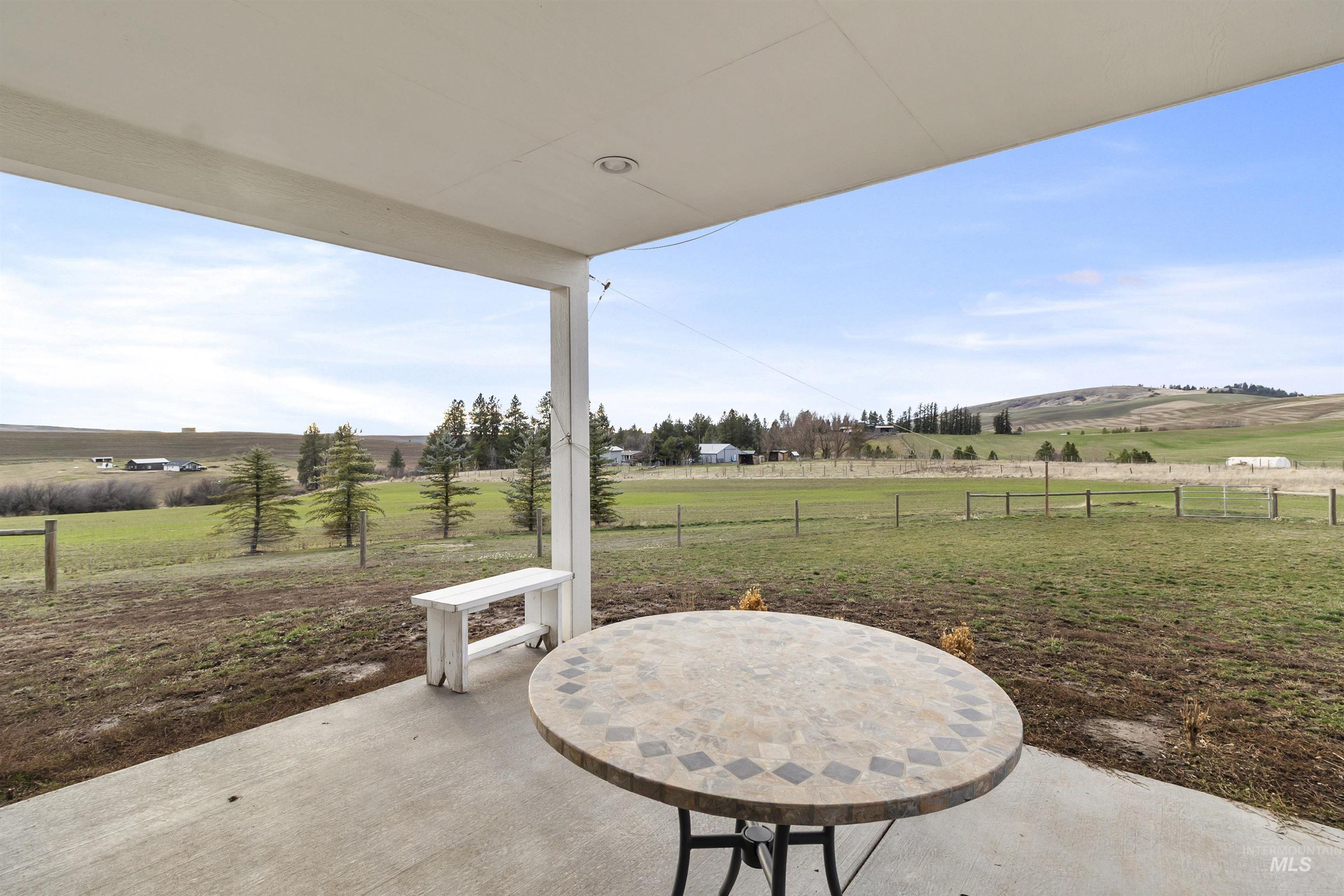 1009 Chaney Rd, Viola, Idaho 83872, 3 Bedrooms, 2 Bathrooms, Residential For Sale, Price $629,000, 98970367