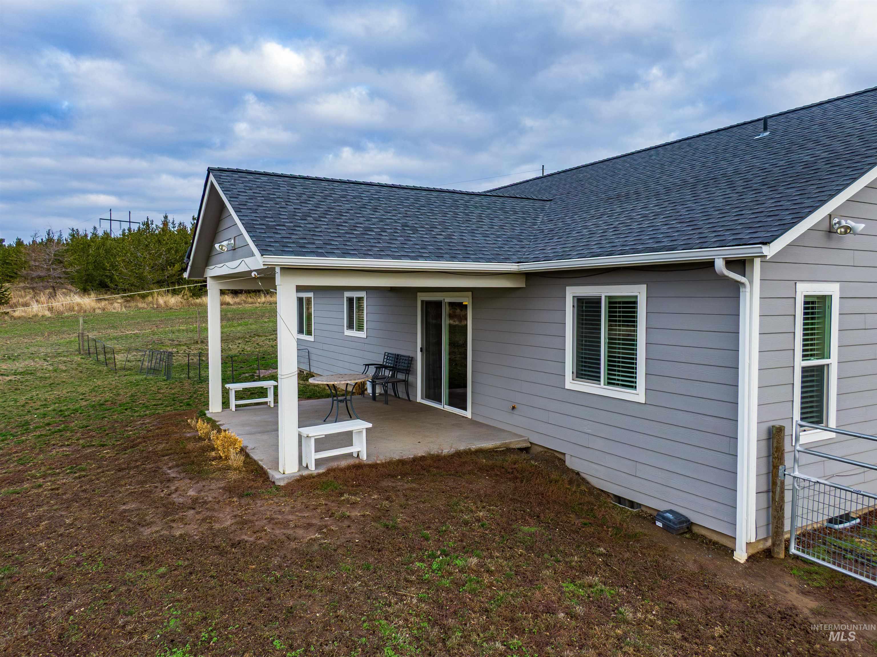 1009 Chaney Rd, Viola, Idaho 83872, 3 Bedrooms, 2 Bathrooms, Residential For Sale, Price $629,000, 98970367