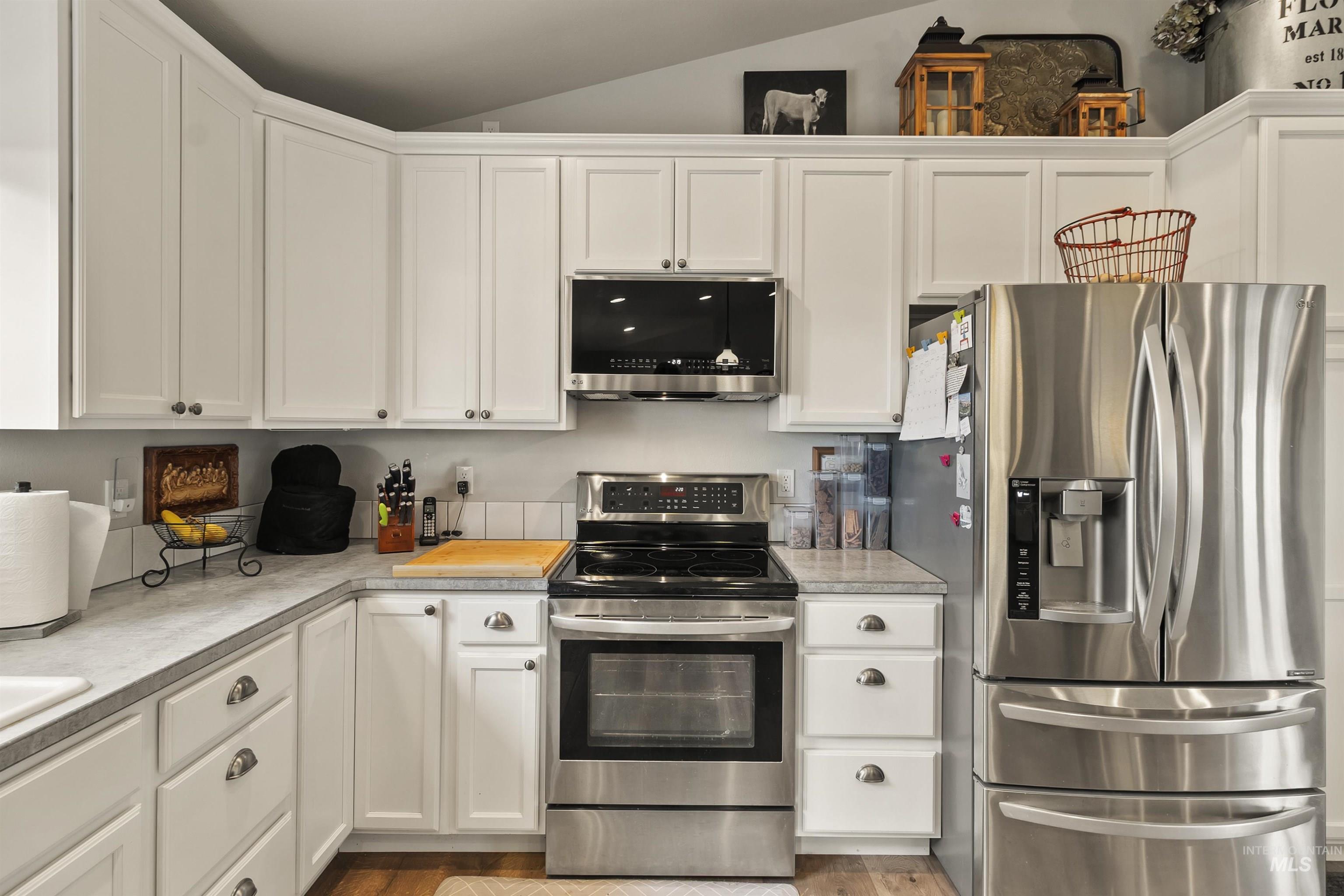 1009 Chaney Rd, Viola, Idaho 83872, 3 Bedrooms, 2 Bathrooms, Residential For Sale, Price $629,000, 98970367