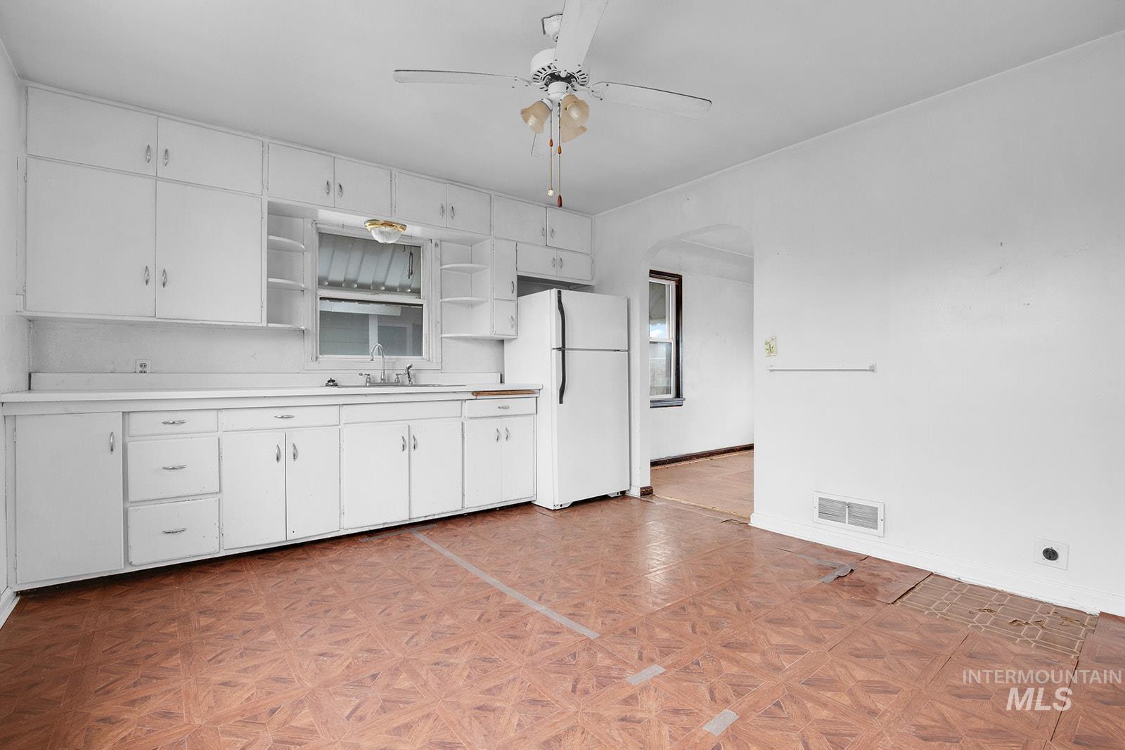 624 11th Ave N, Buhl, Idaho 83316, 2 Bedrooms, 1 Bathroom, Residential For Sale, Price $199,000, 98970372