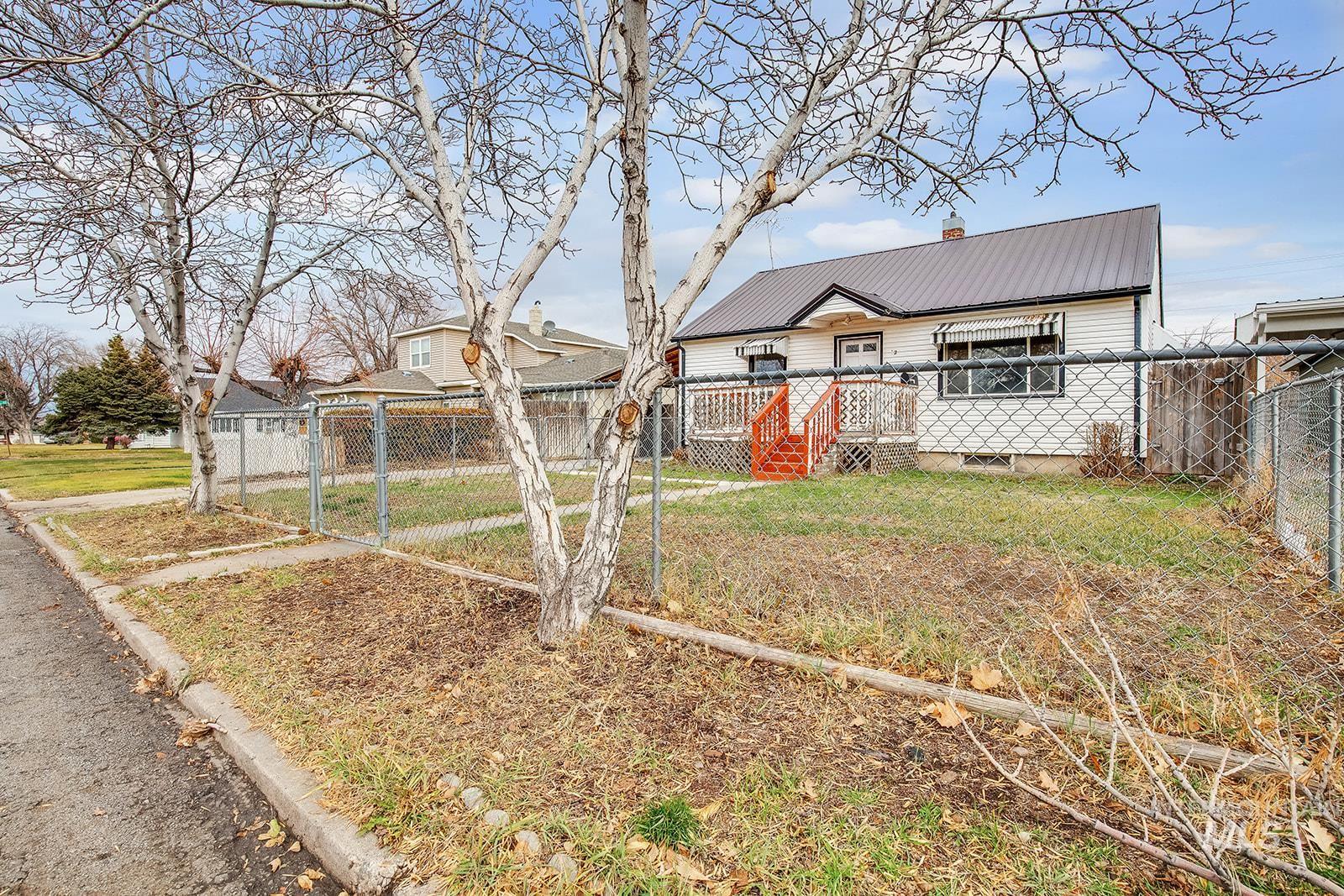 624 11th Ave N, Buhl, Idaho 83316, 2 Bedrooms, 1 Bathroom, Residential For Sale, Price $199,000, 98970372