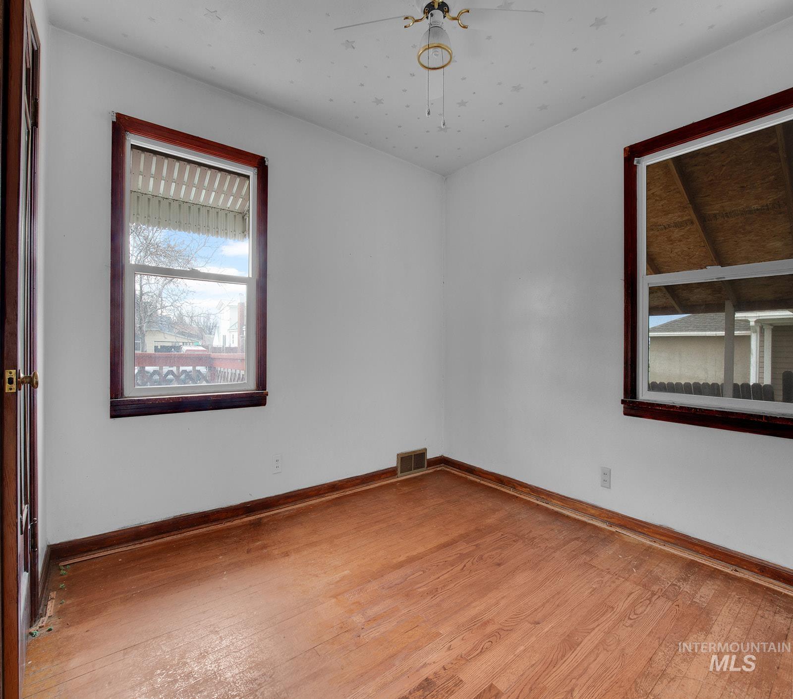 624 11th Ave N, Buhl, Idaho 83316, 2 Bedrooms, 1 Bathroom, Residential For Sale, Price $199,000, 98970372