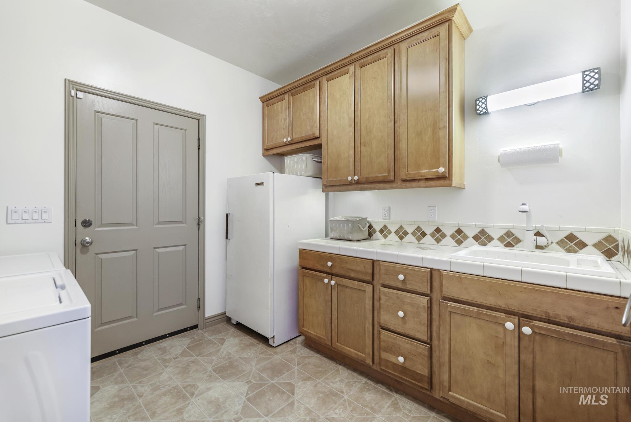 1855 E 1300 South, Gooding, Idaho 83330, 5 Bedrooms, 4 Bathrooms, Residential For Sale, Price $1,199,000, 98970373