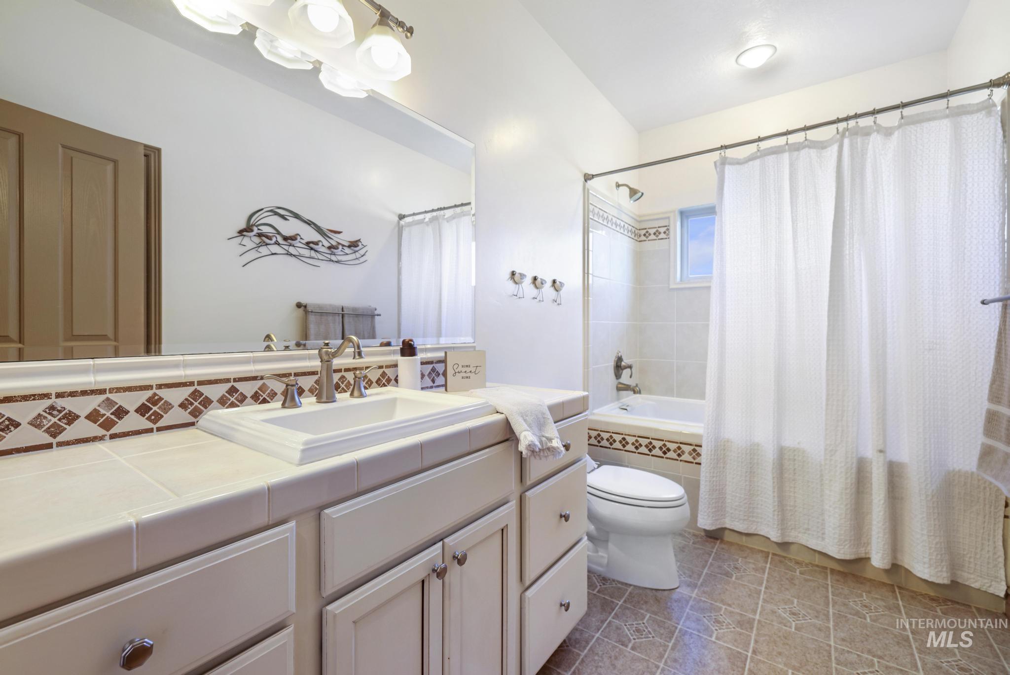 1855 E 1300 South, Gooding, Idaho 83330, 5 Bedrooms, 4 Bathrooms, Residential For Sale, Price $1,199,000, 98970373