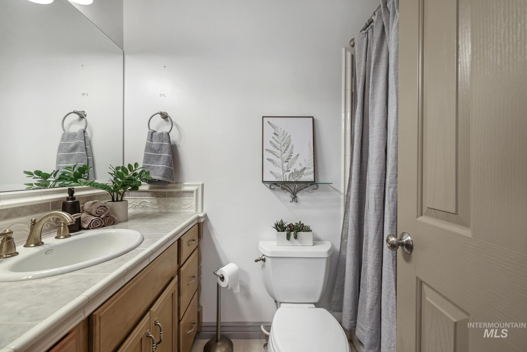 1855 E 1300 South, Gooding, Idaho 83330, 5 Bedrooms, 4 Bathrooms, Residential For Sale, Price $1,199,000, 98970373