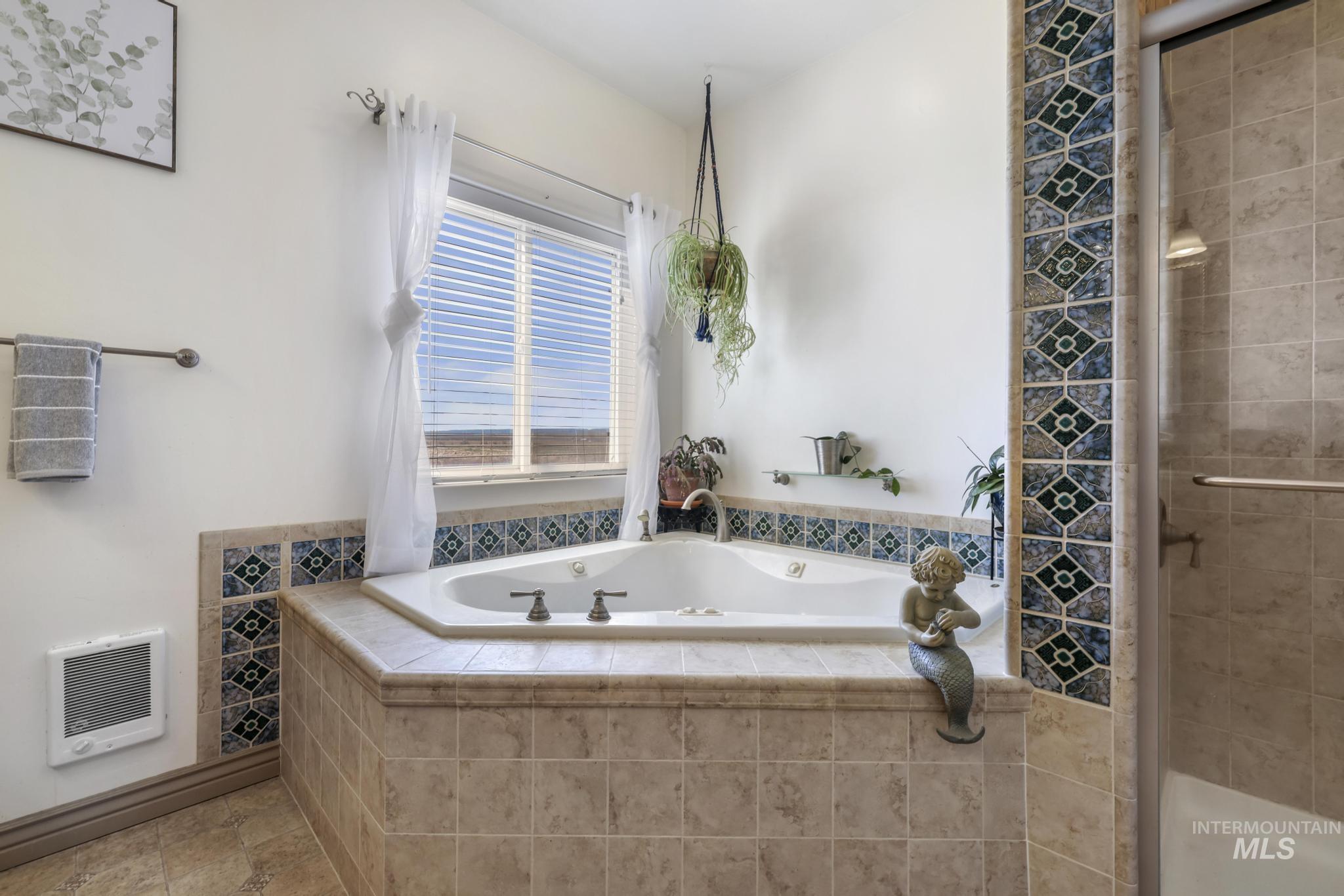 1855 E 1300 South, Gooding, Idaho 83330, 5 Bedrooms, 4 Bathrooms, Residential For Sale, Price $1,199,000, 98970373