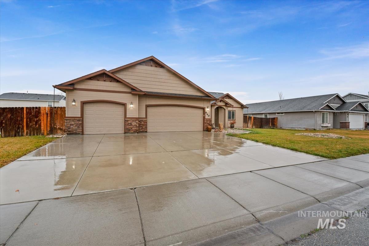 640 SW Miner, Mountain Home, Idaho 83647, 4 Bedrooms, 2.5 Bathrooms, Residential For Sale, Price $420,000,MLS 98970379
