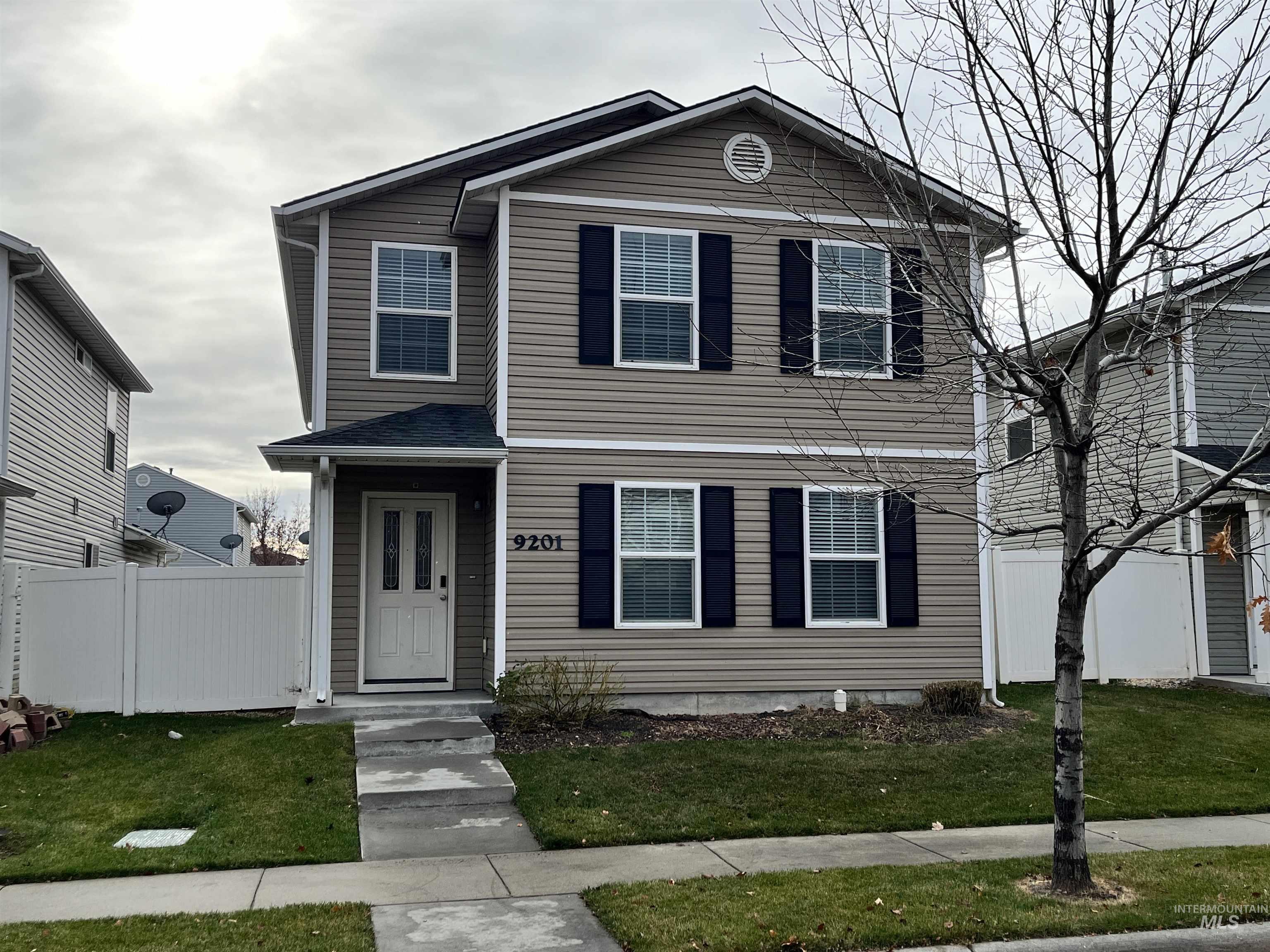 9201 W Shelterwood Drive, Boise, Idaho 83709, 4 Bedrooms, 2.5 Bathrooms, Residential For Sale, Price $400,000, 98970381