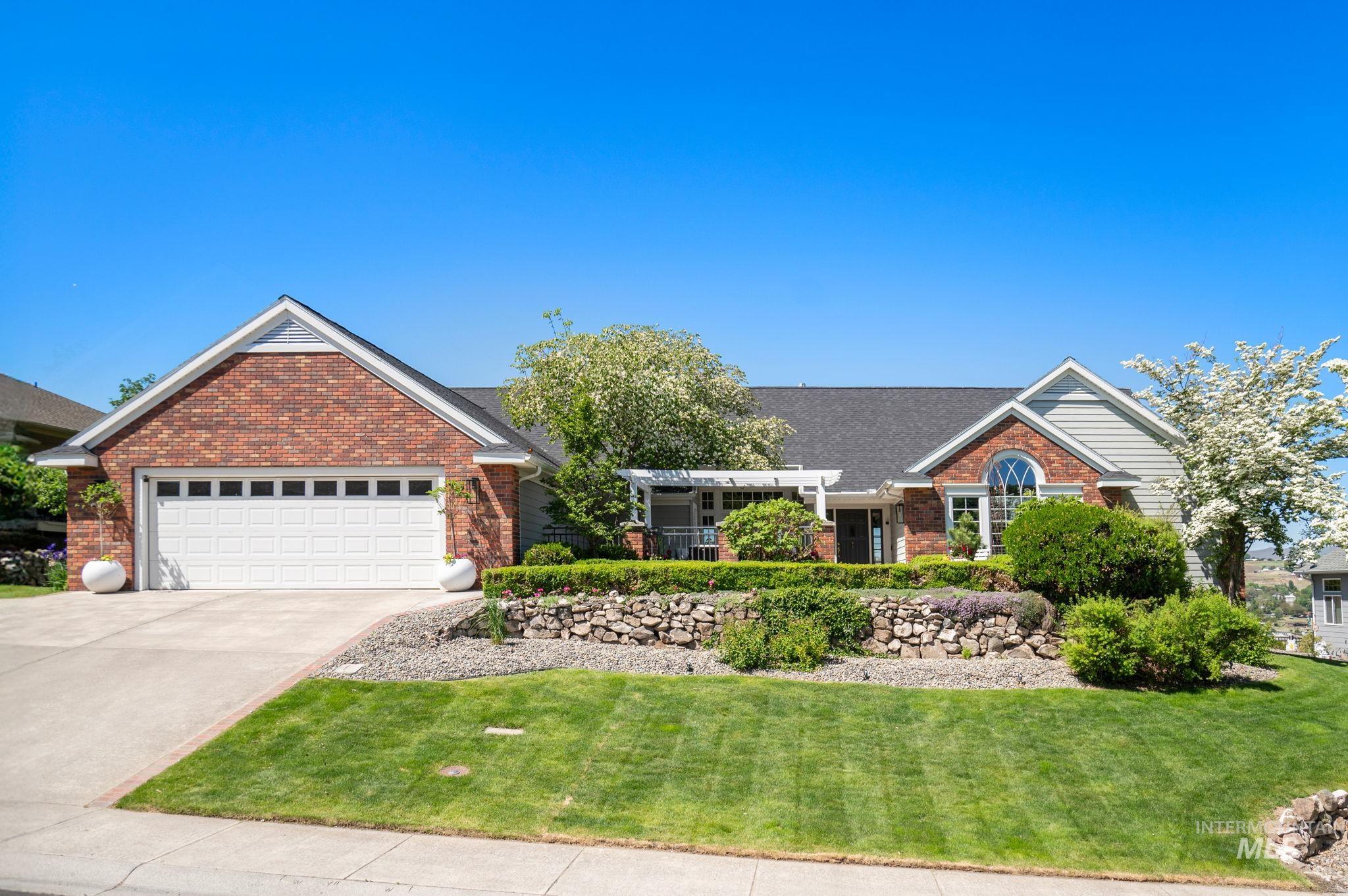 176 Marine View Drive, Lewiston, Idaho 83501, 5 Bedrooms, 3 Bathrooms, Residential For Sale, Price $825,000, 98970383