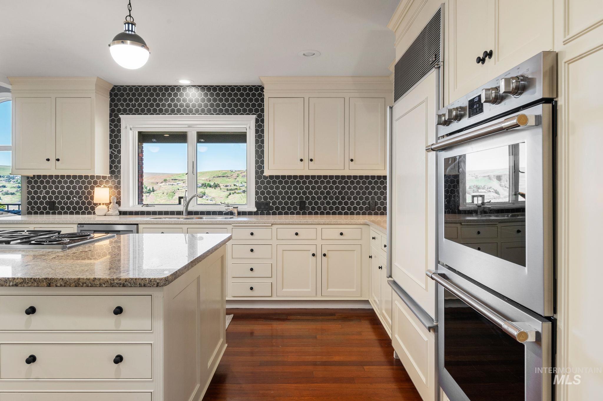 176 Marine View Drive, Lewiston, Idaho 83501, 5 Bedrooms, 3 Bathrooms, Residential For Sale, Price $825,000, 98970383