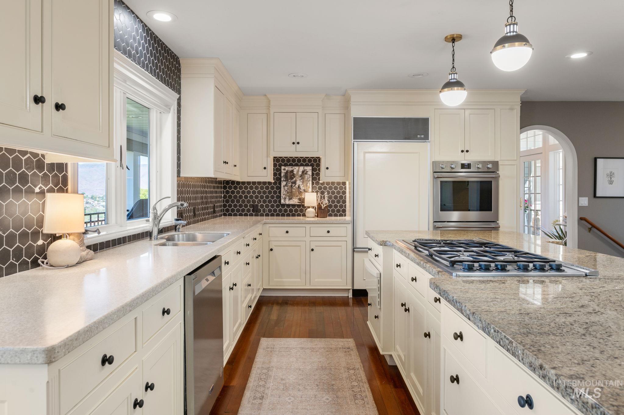 176 Marine View Drive, Lewiston, Idaho 83501, 5 Bedrooms, 3 Bathrooms, Residential For Sale, Price $825,000, 98970383