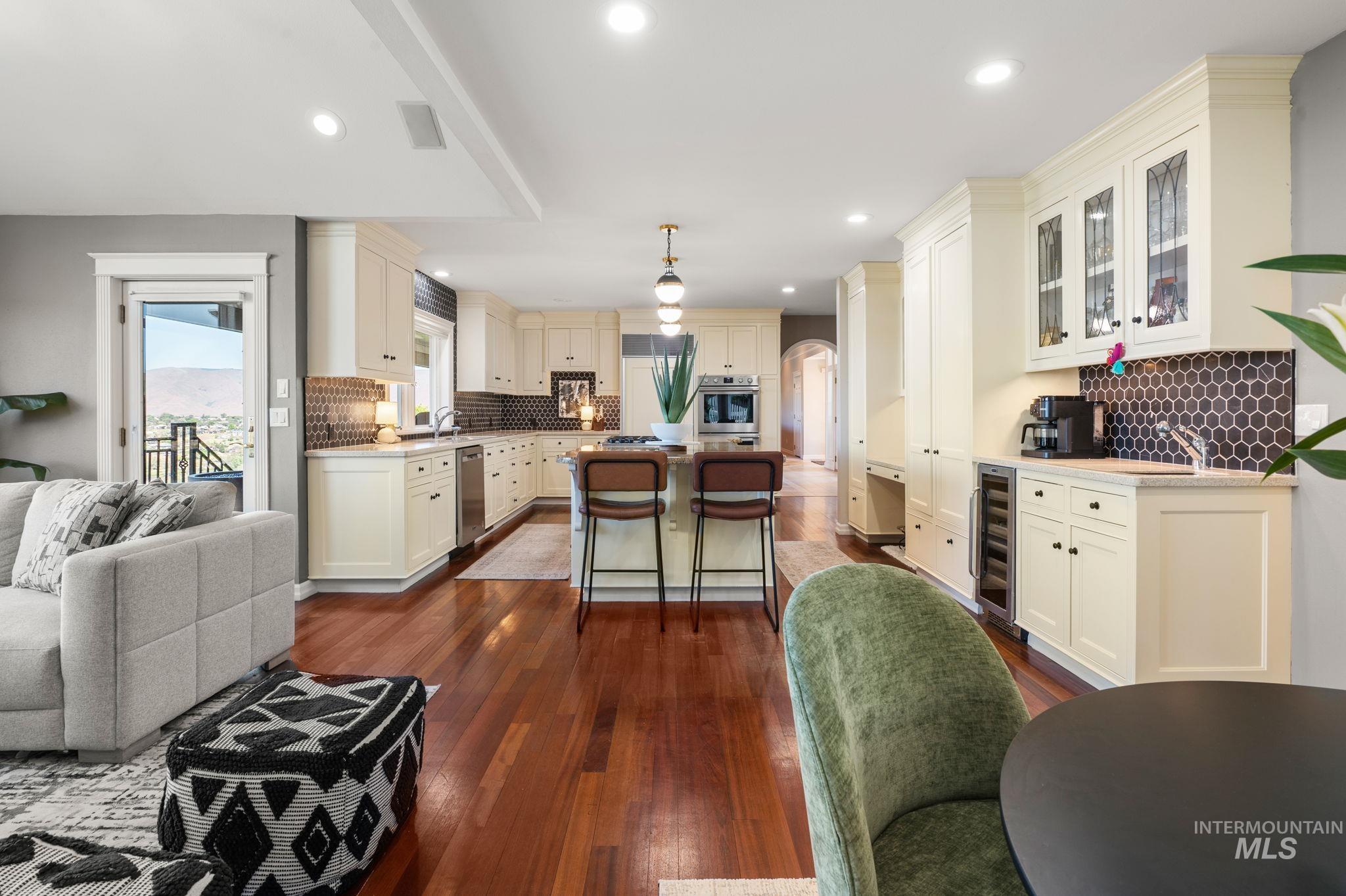 176 Marine View Drive, Lewiston, Idaho 83501, 5 Bedrooms, 3 Bathrooms, Residential For Sale, Price $825,000, 98970383