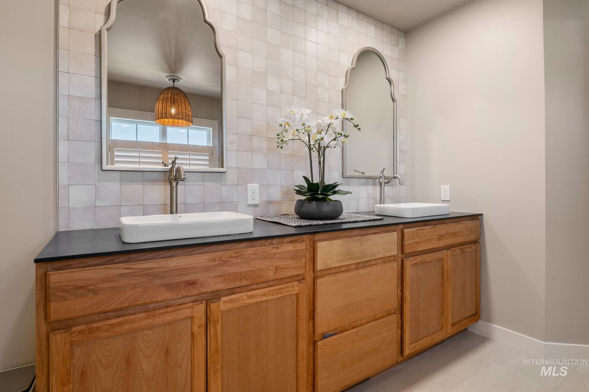 176 Marine View Drive, Lewiston, Idaho 83501, 5 Bedrooms, 3 Bathrooms, Residential For Sale, Price $825,000, 98970383