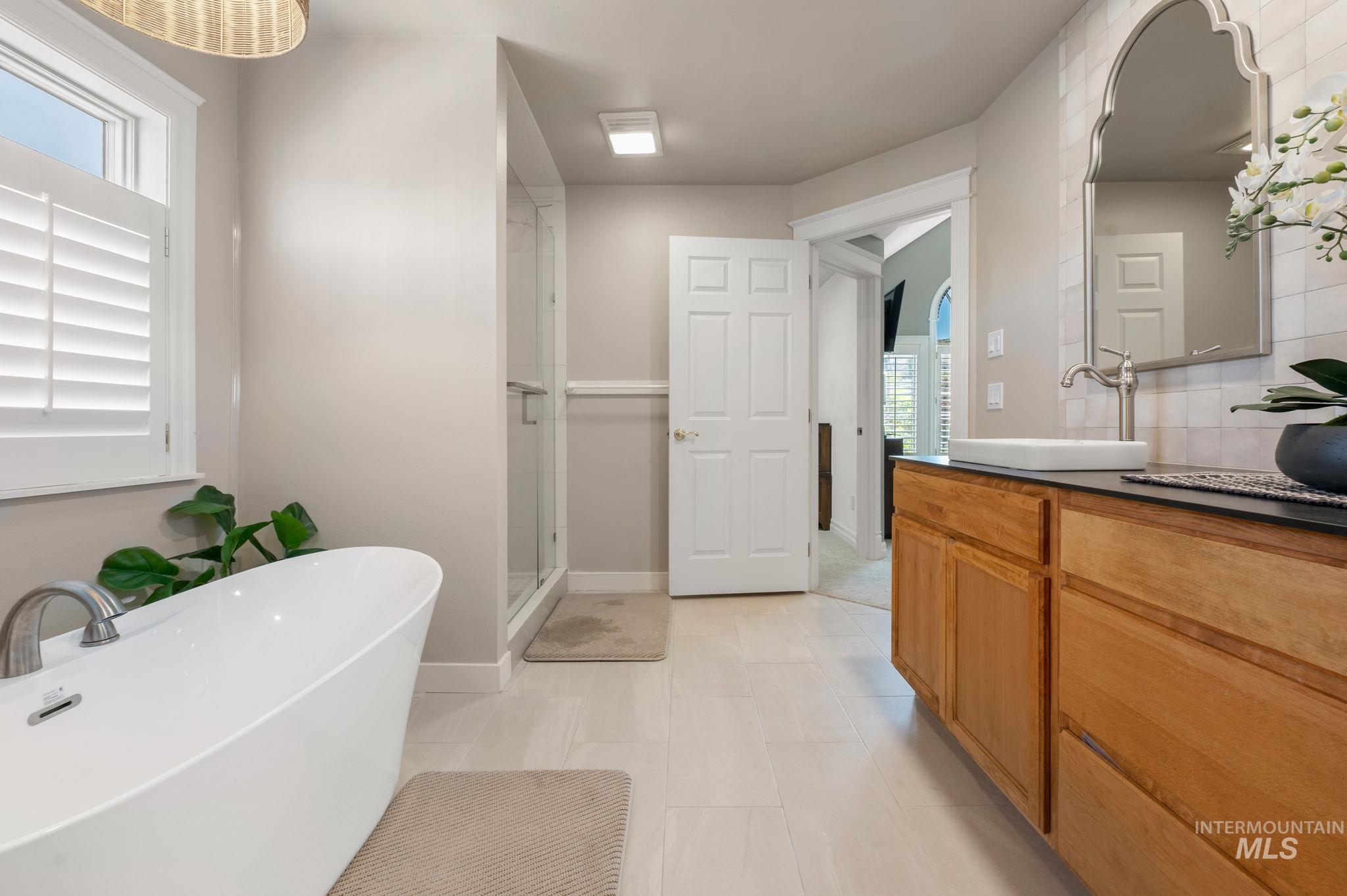 176 Marine View Drive, Lewiston, Idaho 83501, 5 Bedrooms, 3 Bathrooms, Residential For Sale, Price $825,000, 98970383