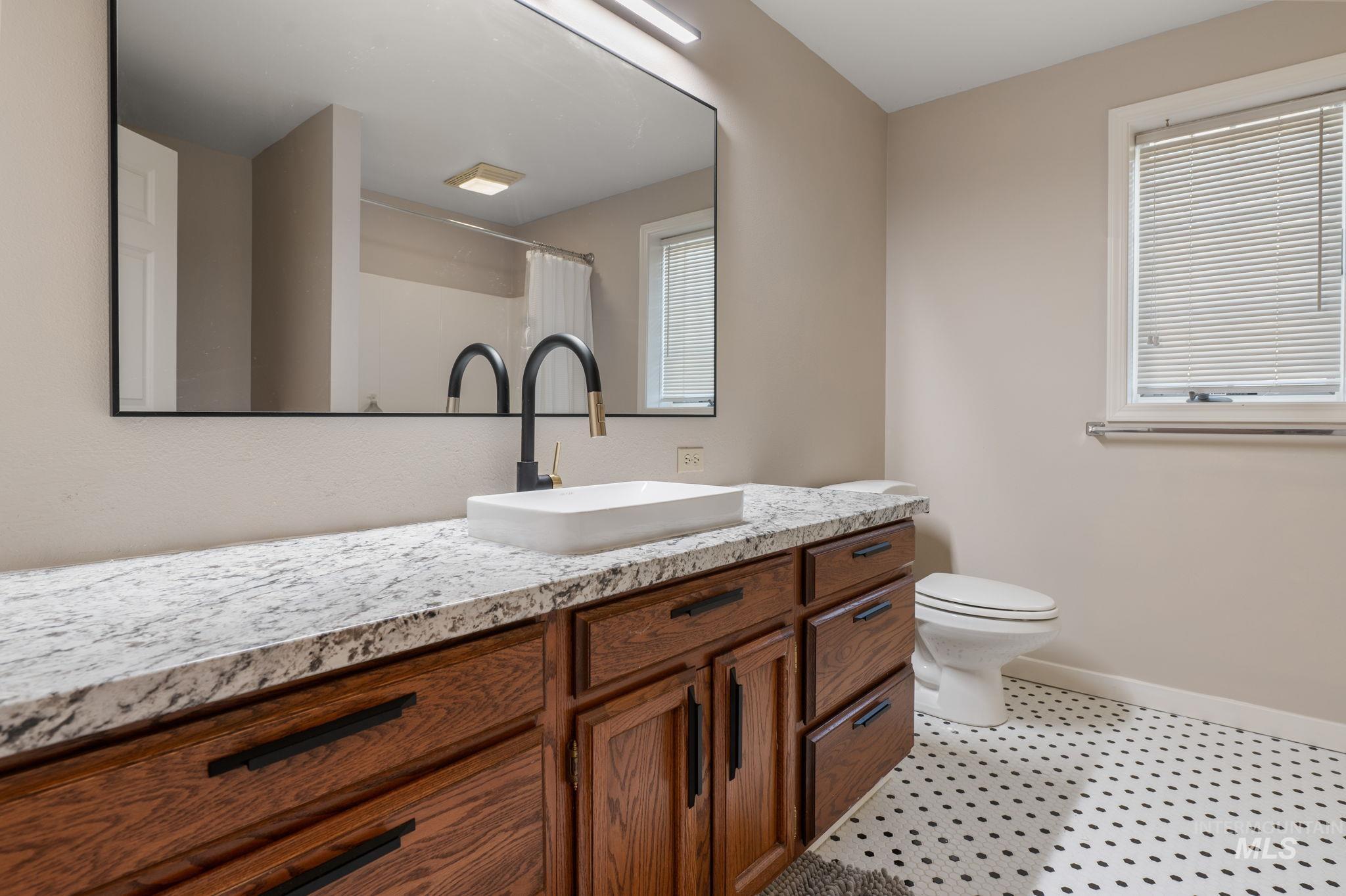 176 Marine View Drive, Lewiston, Idaho 83501, 5 Bedrooms, 3 Bathrooms, Residential For Sale, Price $825,000, 98970383