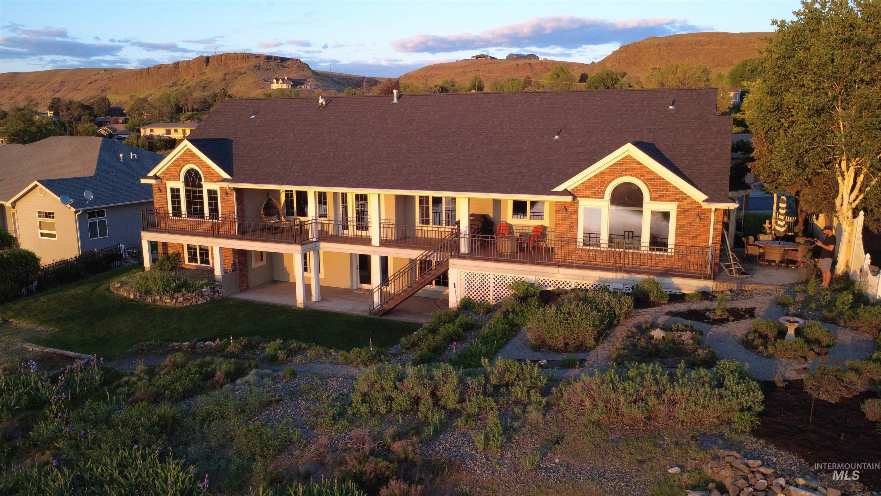 176 Marine View Drive, Lewiston, Idaho 83501, 5 Bedrooms, 3 Bathrooms, Residential For Sale, Price $825,000, 98970383
