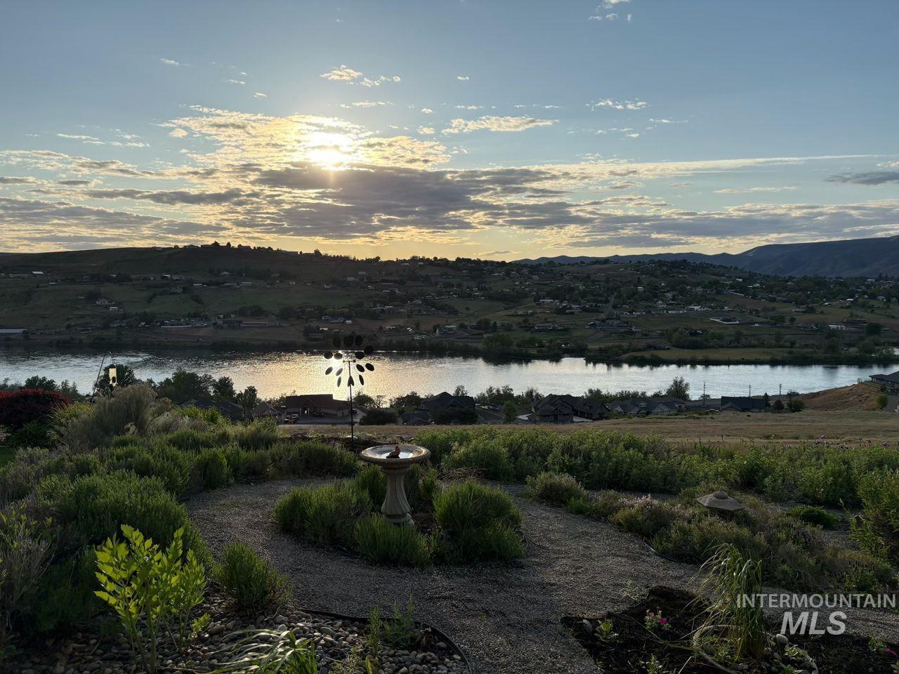 176 Marine View Drive, Lewiston, Idaho 83501, 5 Bedrooms, 3 Bathrooms, Residential For Sale, Price $825,000, 98970383