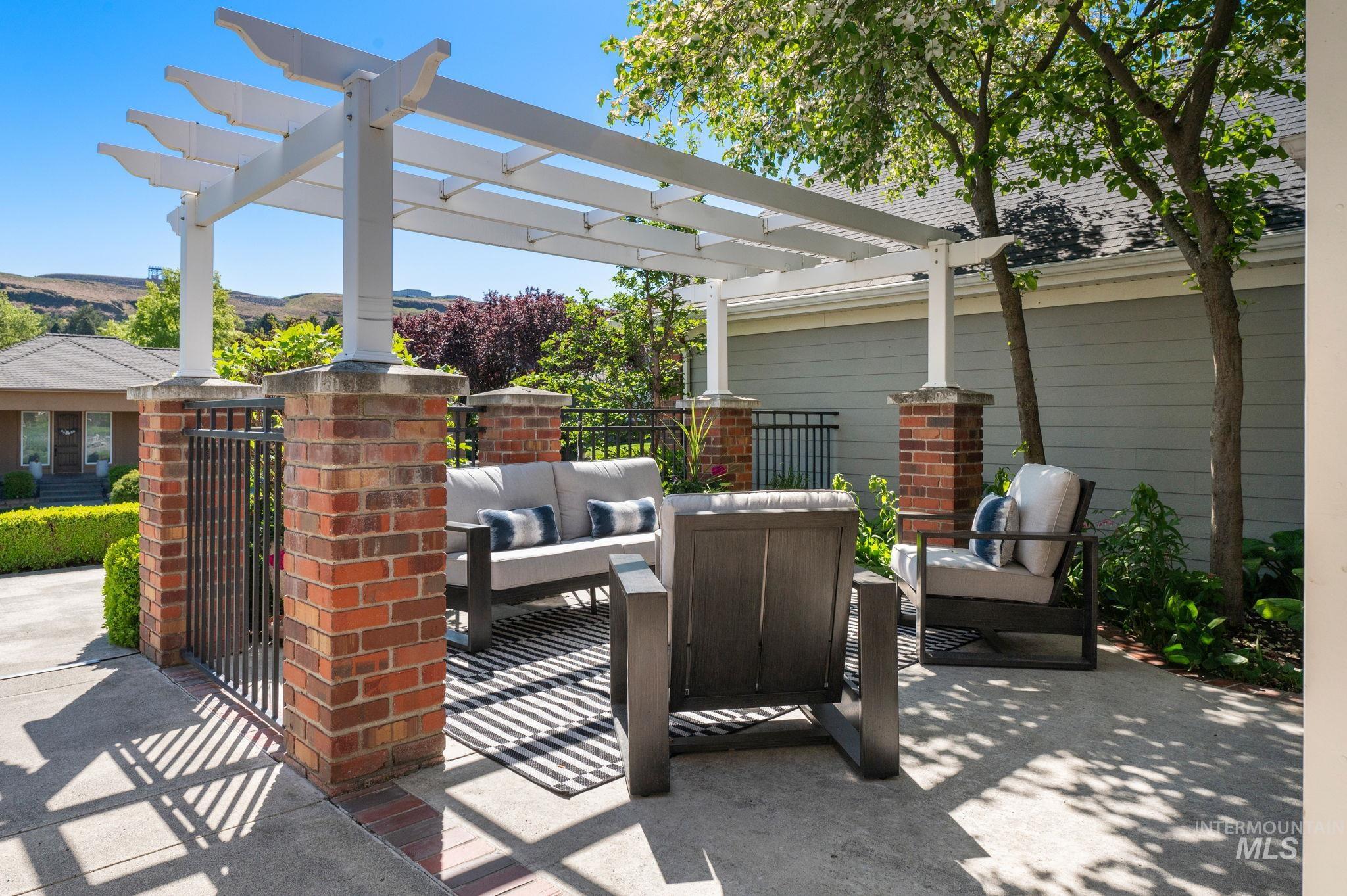 176 Marine View Drive, Lewiston, Idaho 83501, 5 Bedrooms, 3 Bathrooms, Residential For Sale, Price $825,000, 98970383