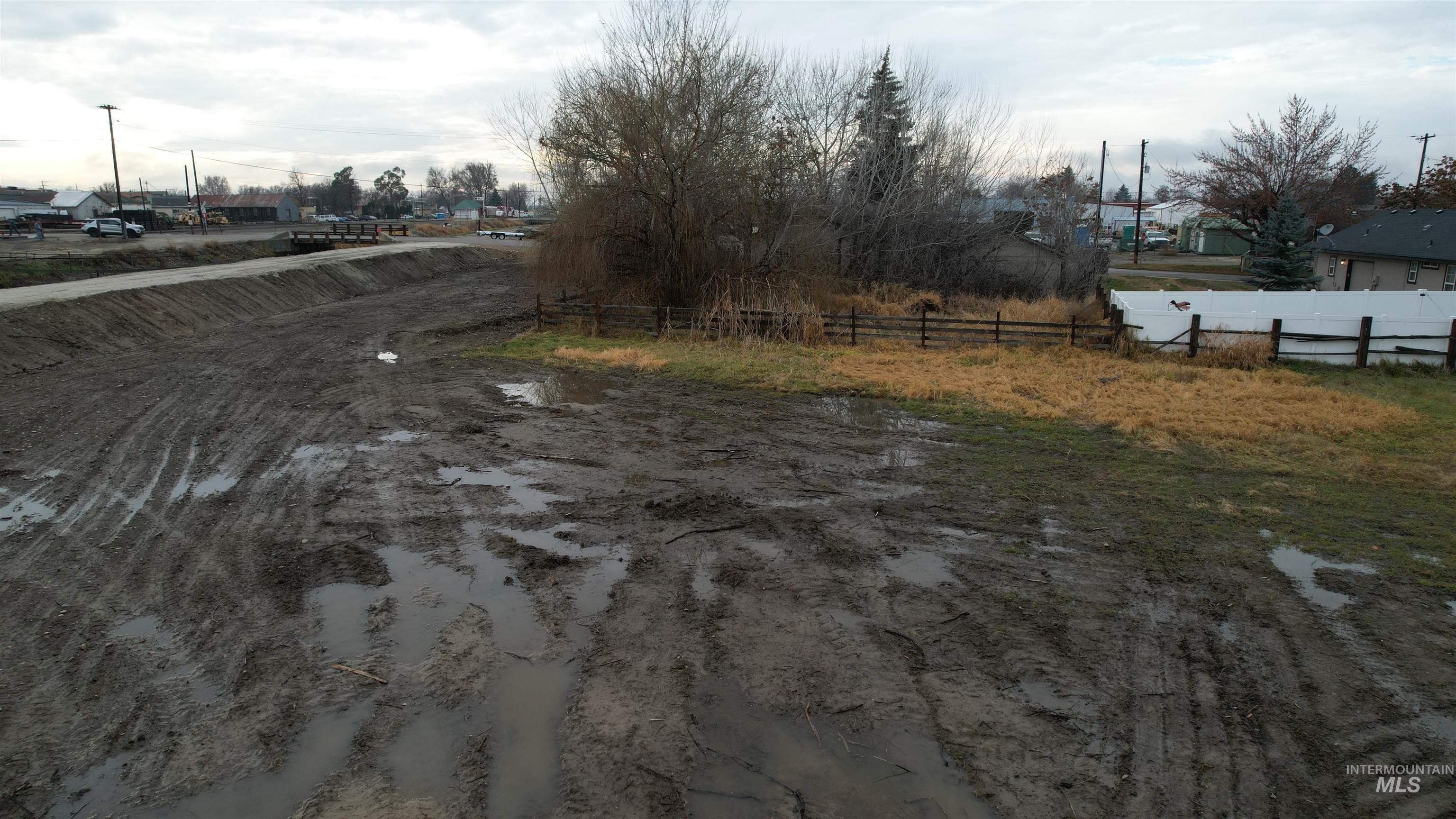 View of dirt / gravel road