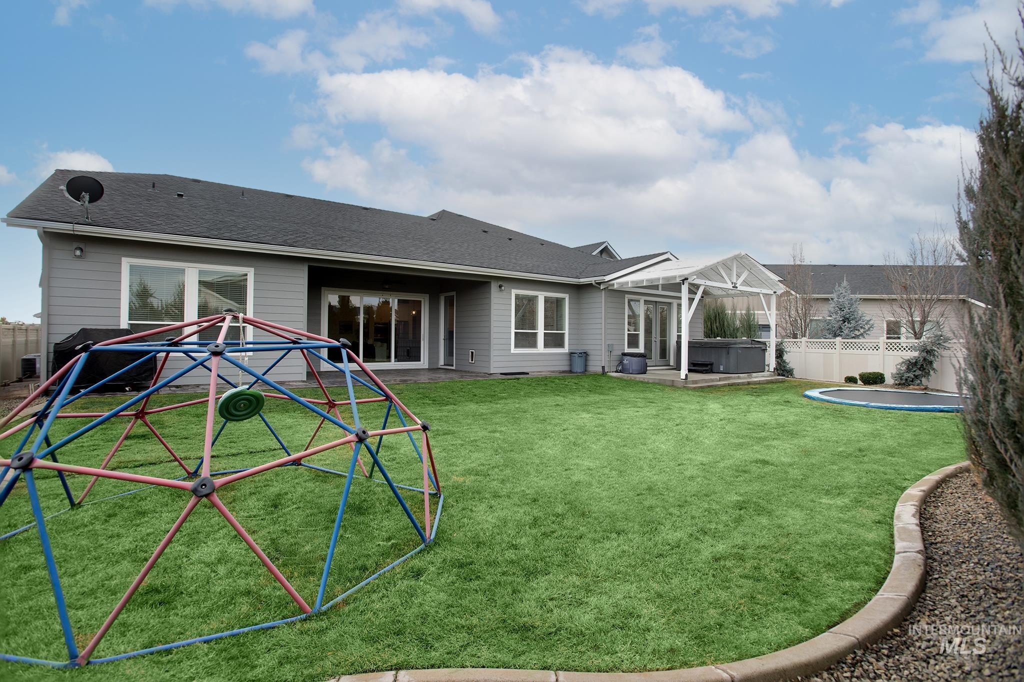 3070 W Tubac Dr., Meridian, Idaho 83646, 5 Bedrooms, 3.5 Bathrooms, Residential For Sale, Price $1,234,000,MLS 98970385