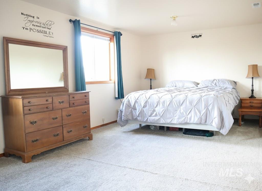 3815 W Columbia RD., Meridian, Idaho 83642, 5 Bedrooms, 2 Bathrooms, Residential For Sale, Price $709,000, 98970399