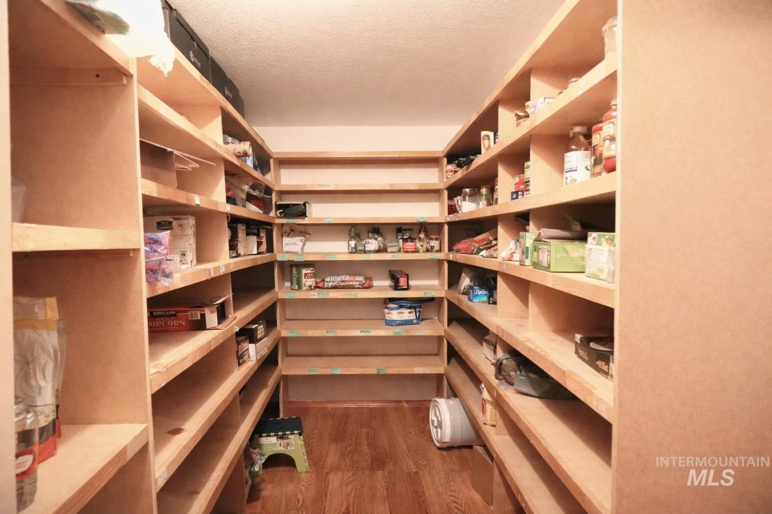 3815 W Columbia RD., Meridian, Idaho 83642, 5 Bedrooms, 2 Bathrooms, Residential For Sale, Price $709,000, 98970399