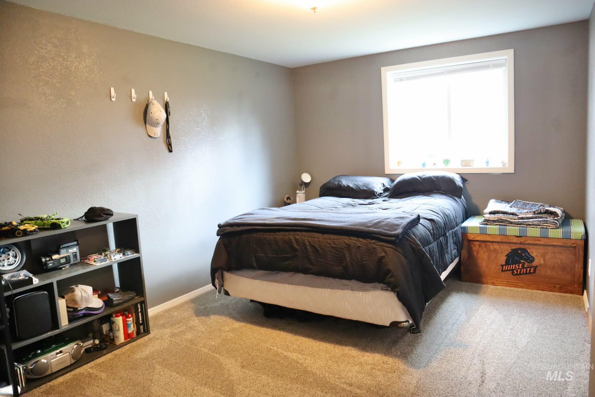 3815 W Columbia RD., Meridian, Idaho 83642, 5 Bedrooms, 2 Bathrooms, Residential For Sale, Price $709,000, 98970399