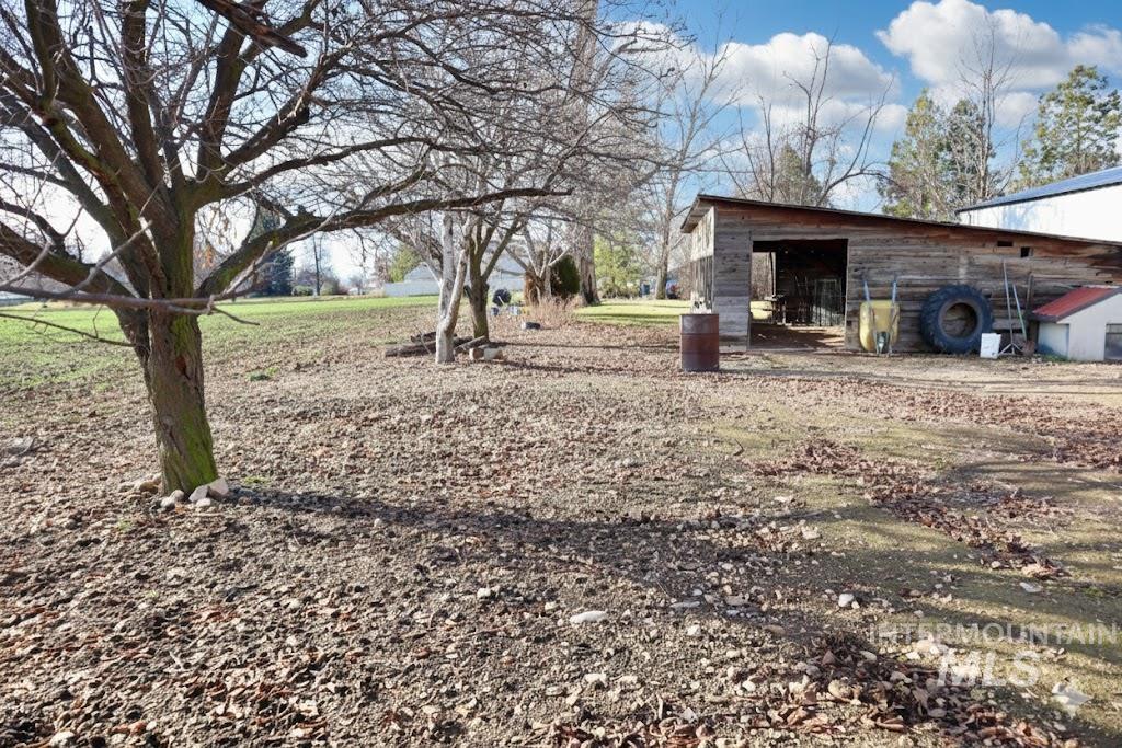 3815 W Columbia RD., Meridian, Idaho 83642, 5 Bedrooms, 2 Bathrooms, Residential For Sale, Price $709,000, 98970399