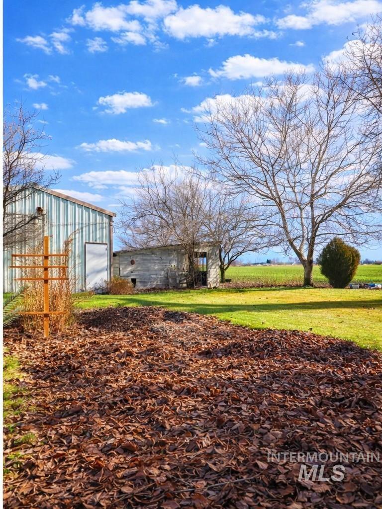 3815 W Columbia RD., Meridian, Idaho 83642, 5 Bedrooms, 2 Bathrooms, Residential For Sale, Price $709,000, 98970399