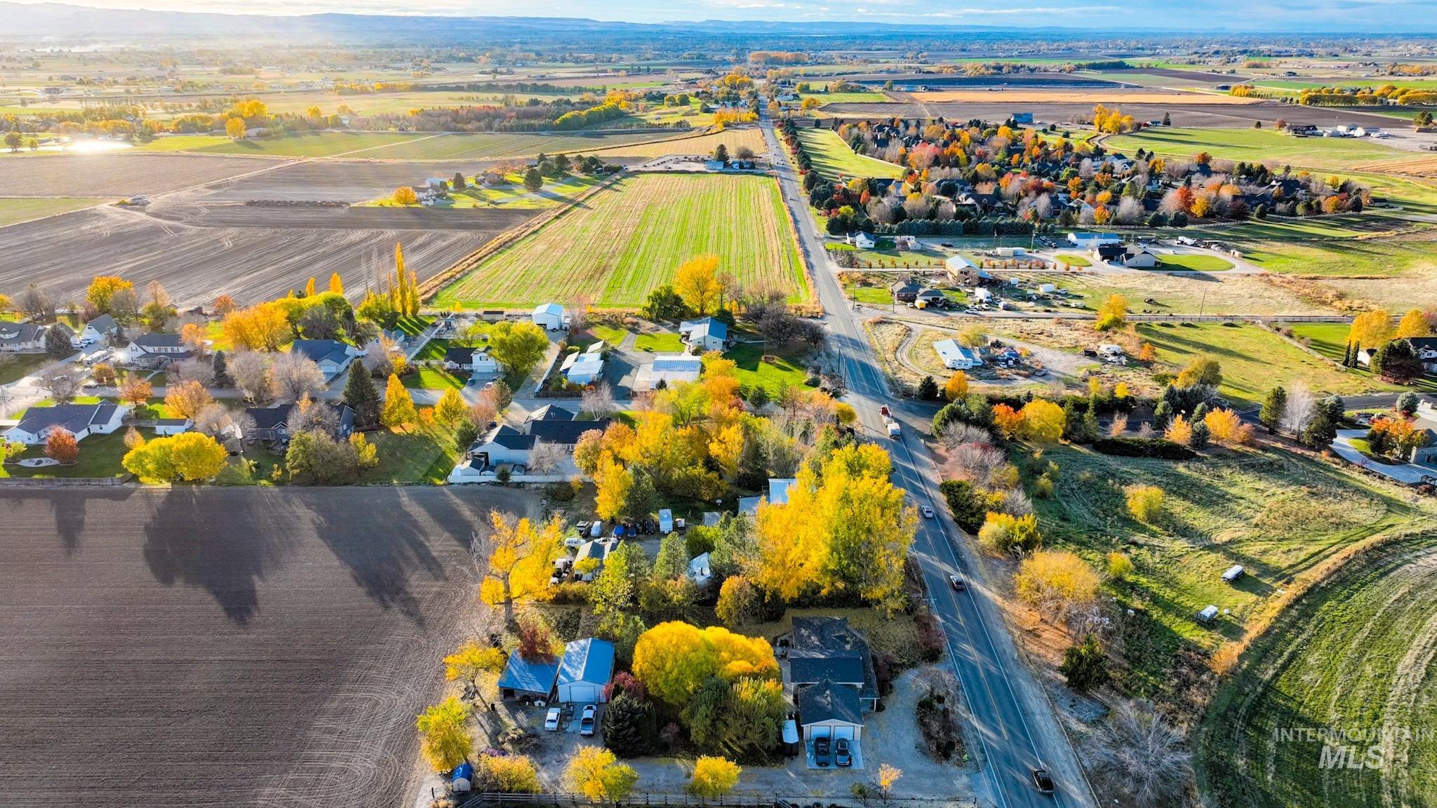 3815 W Columbia RD., Meridian, Idaho 83642, 5 Bedrooms, 2 Bathrooms, Residential For Sale, Price $709,000, 98970399