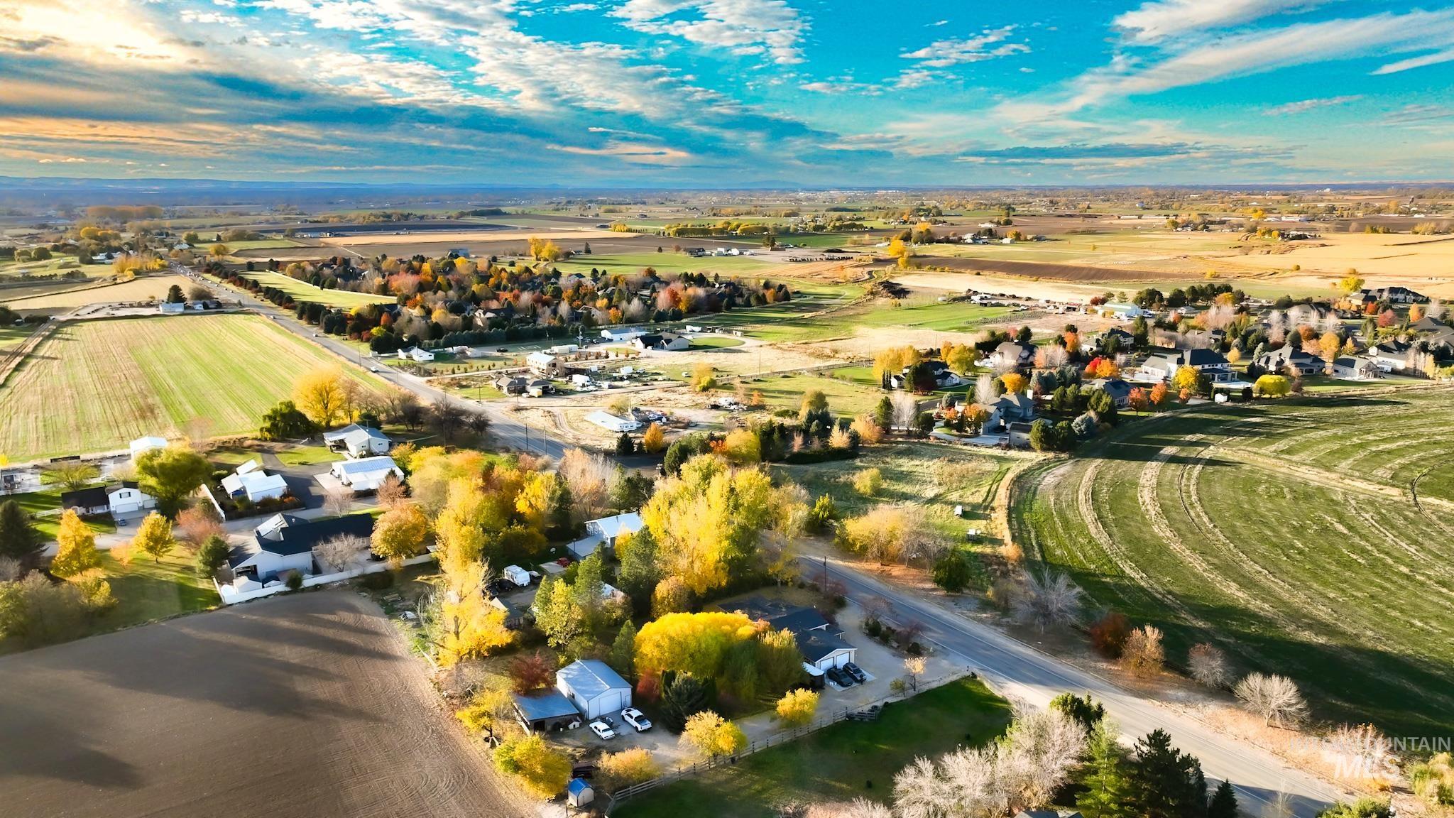 3815 W Columbia RD., Meridian, Idaho 83642, 5 Bedrooms, 2 Bathrooms, Residential For Sale, Price $709,000, 98970399