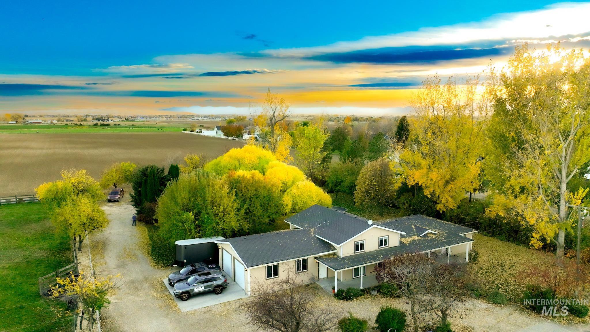 3815 W Columbia RD., Meridian, Idaho 83642, 5 Bedrooms, 2 Bathrooms, Residential For Sale, Price $709,000, 98970399