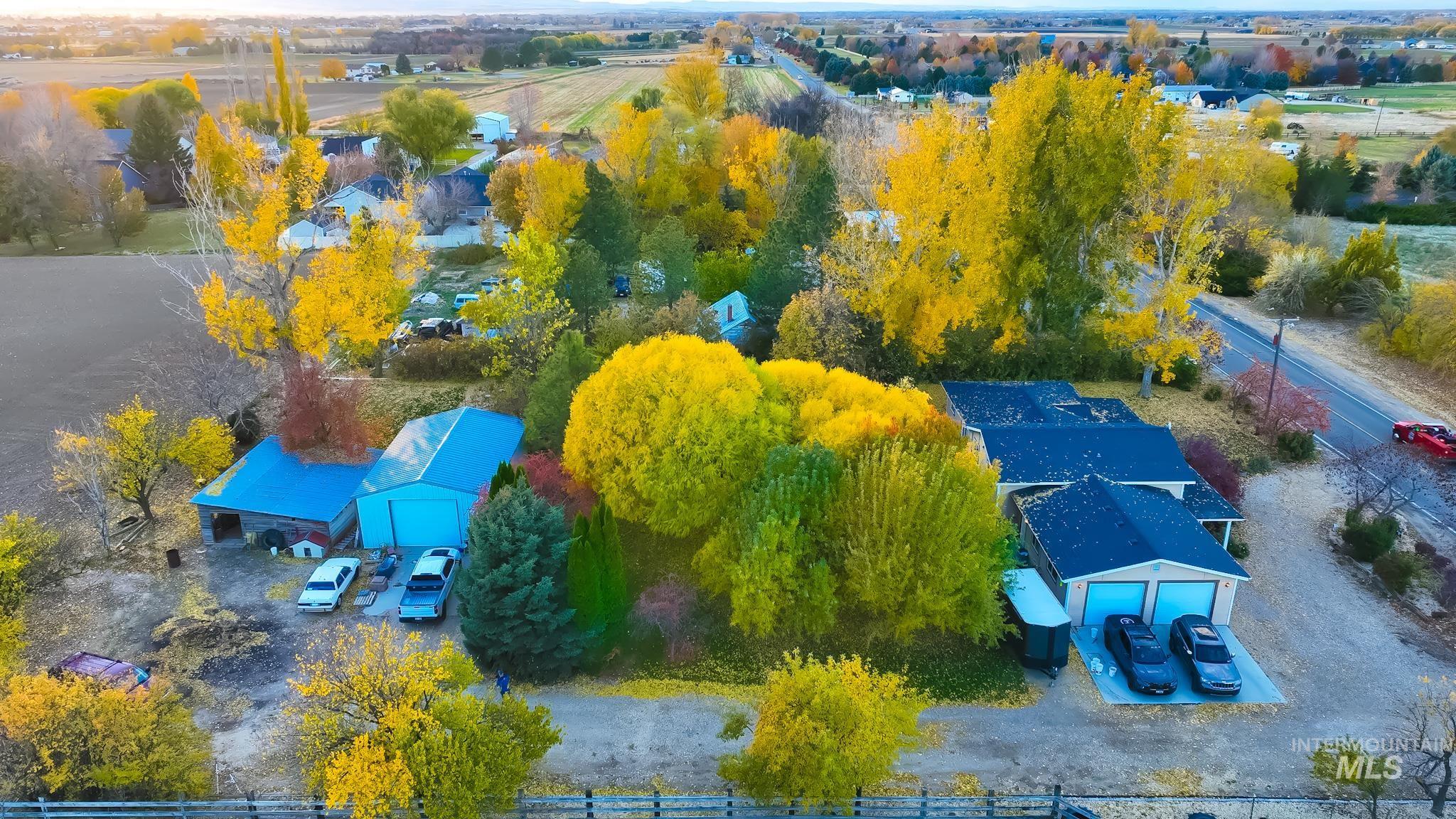 3815 W Columbia RD., Meridian, Idaho 83642, 5 Bedrooms, 2 Bathrooms, Residential For Sale, Price $709,000, 98970399