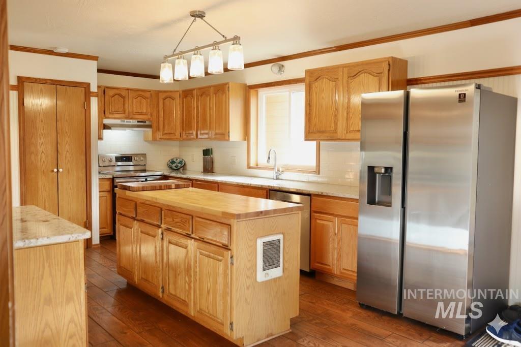 3815 W Columbia RD., Meridian, Idaho 83642, 5 Bedrooms, 2 Bathrooms, Residential For Sale, Price $709,000, 98970399