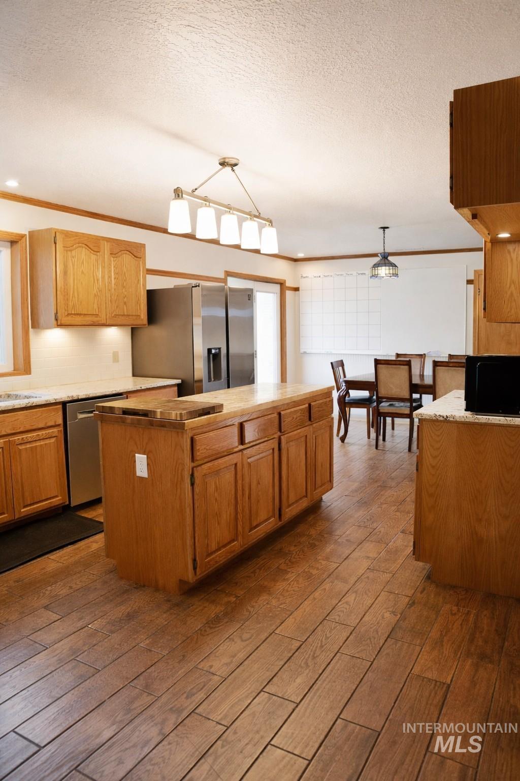 3815 W Columbia RD., Meridian, Idaho 83642, 5 Bedrooms, 2 Bathrooms, Residential For Sale, Price $709,000, 98970399