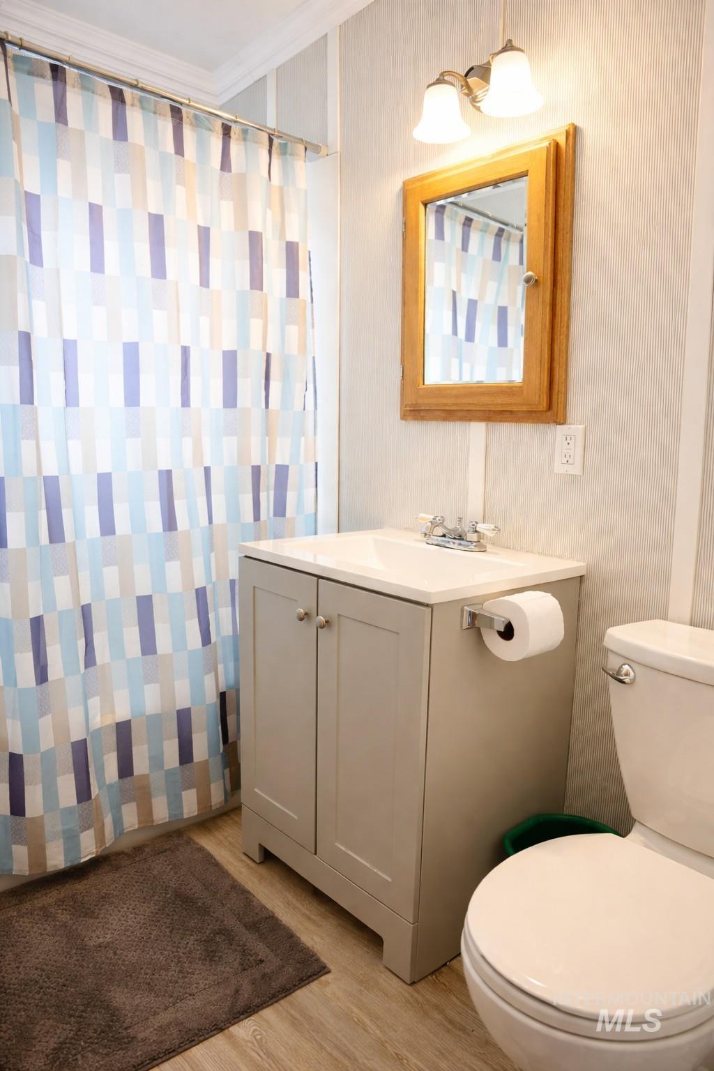 3815 W Columbia RD., Meridian, Idaho 83642, 5 Bedrooms, 2 Bathrooms, Residential For Sale, Price $709,000, 98970399