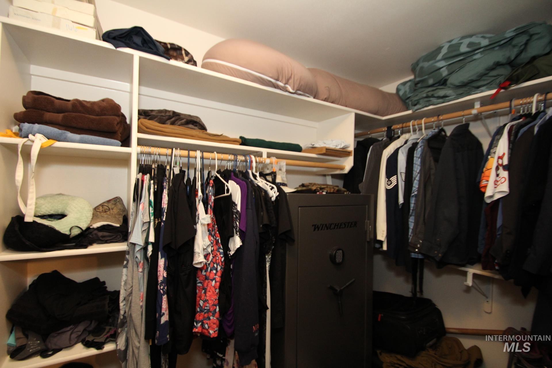 106 NE Windy Street, Mountain Home, Idaho 83647, 3 Bedrooms, 2 Bathrooms, Residential For Sale, Price $389,900, 98970400