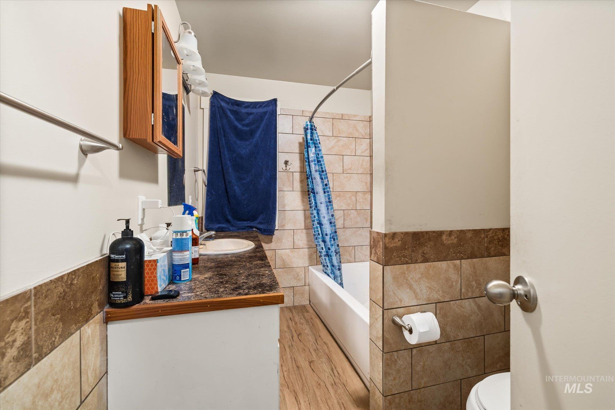 8 E Arthur Ave, Glenns Ferry, Idaho 83623, 3 Bedrooms, 2 Bathrooms, Residential For Sale, Price $310,000, 98970402