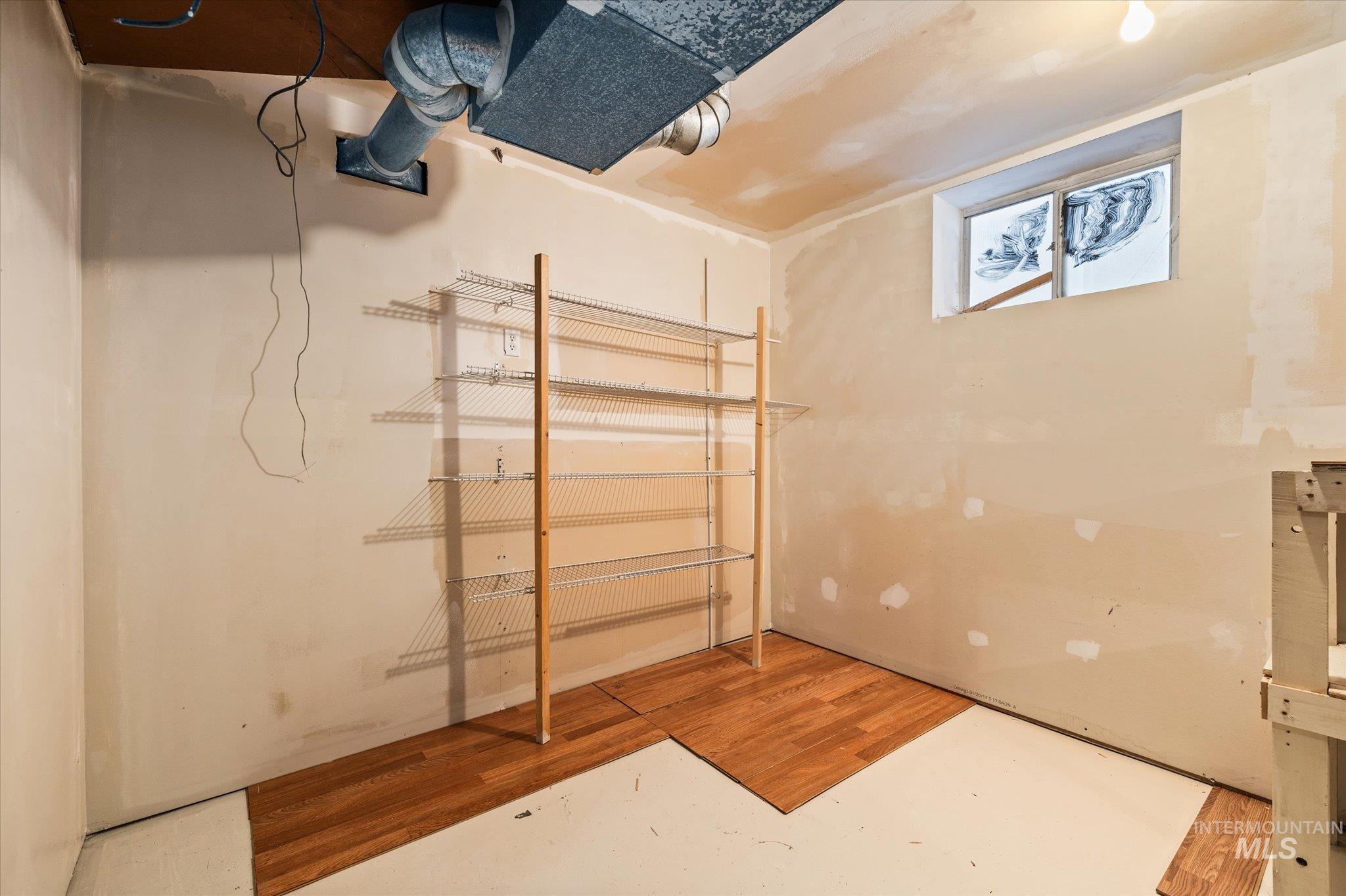 8 E Arthur Ave, Glenns Ferry, Idaho 83623, 3 Bedrooms, 2 Bathrooms, Residential For Sale, Price $310,000, 98970402