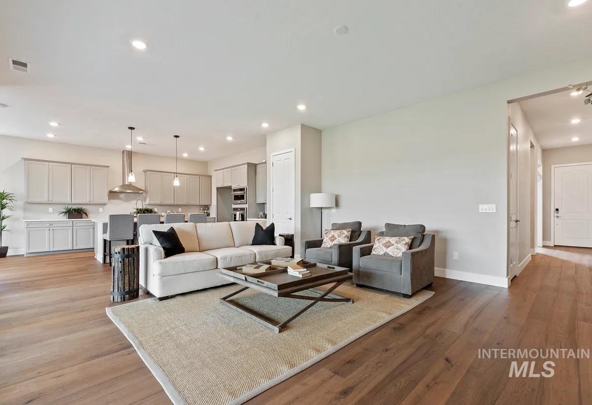 12124 W Kind Ln, Kuna, Idaho 83634-2623, 3 Bedrooms, 2.5 Bathrooms, Residential For Sale, Price $799,000, 98970403