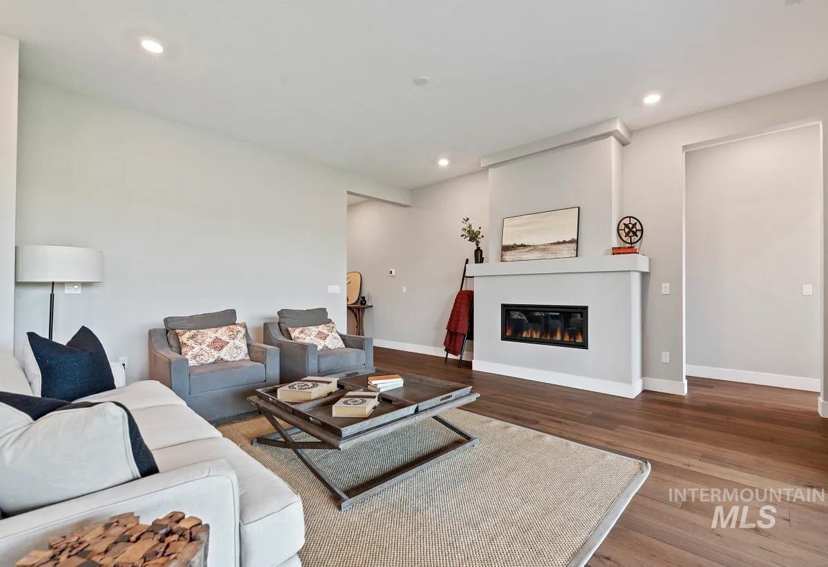 12124 W Kind Ln, Kuna, Idaho 83634-2623, 3 Bedrooms, 2.5 Bathrooms, Residential For Sale, Price $799,000, 98970403