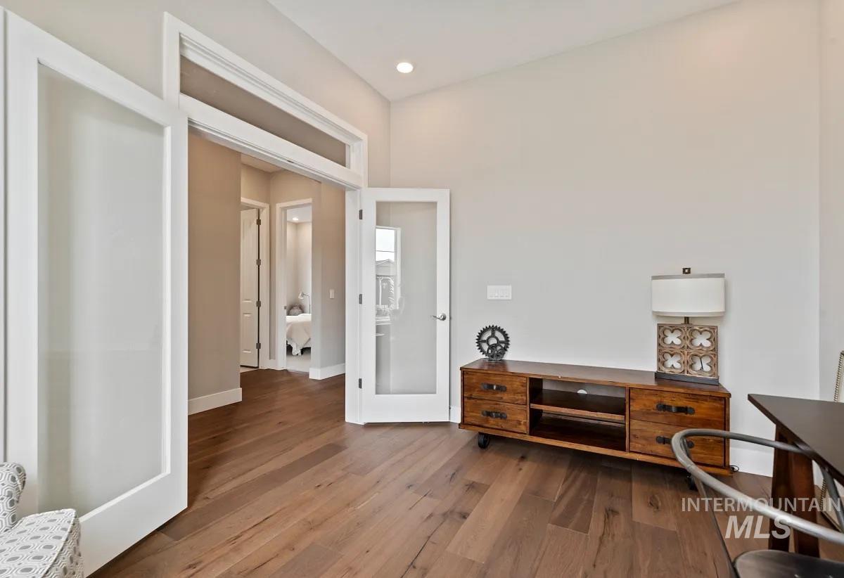 12124 W Kind Ln, Kuna, Idaho 83634-2623, 3 Bedrooms, 2.5 Bathrooms, Residential For Sale, Price $799,000, 98970403