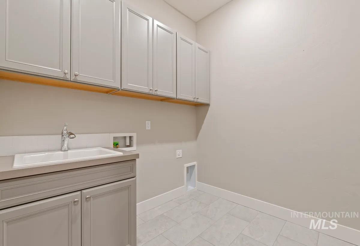 12124 W Kind Ln, Kuna, Idaho 83634-2623, 3 Bedrooms, 2.5 Bathrooms, Residential For Sale, Price $799,000, 98970403