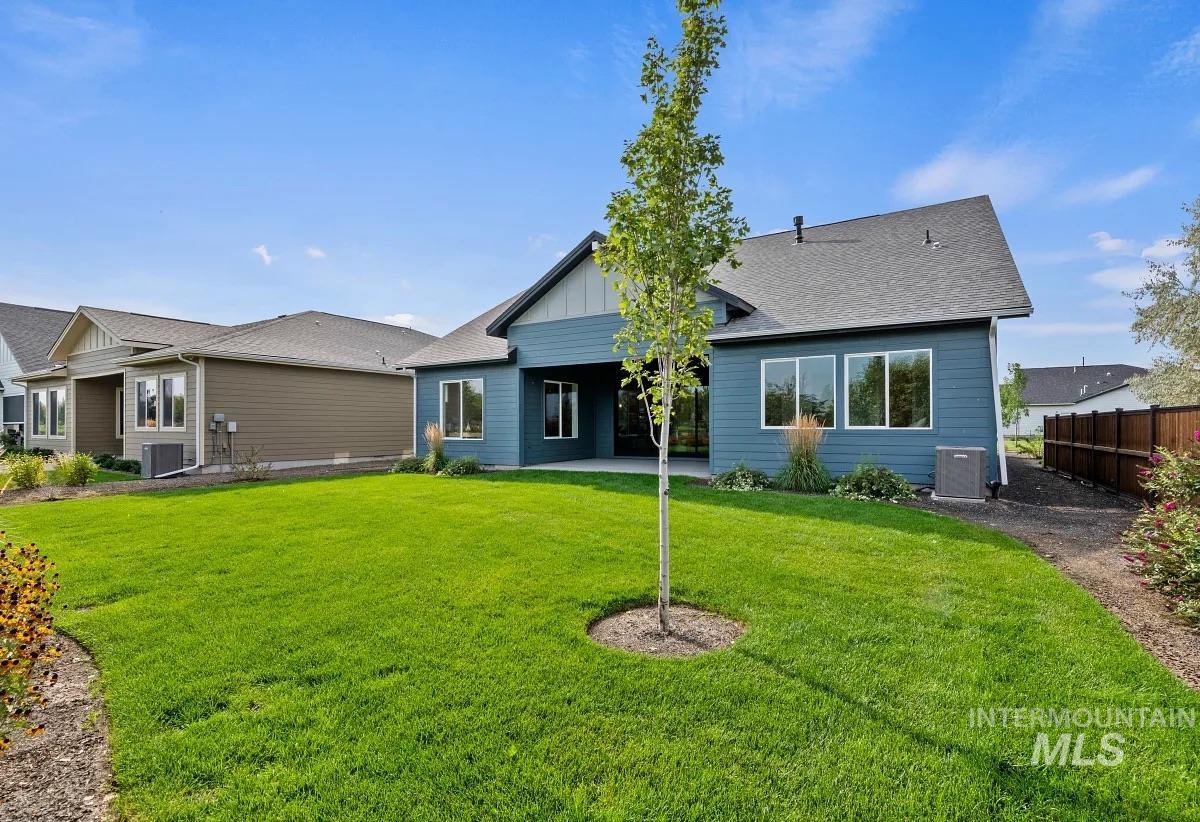12124 W Kind Ln, Kuna, Idaho 83634-2623, 3 Bedrooms, 2.5 Bathrooms, Residential For Sale, Price $799,000, 98970403