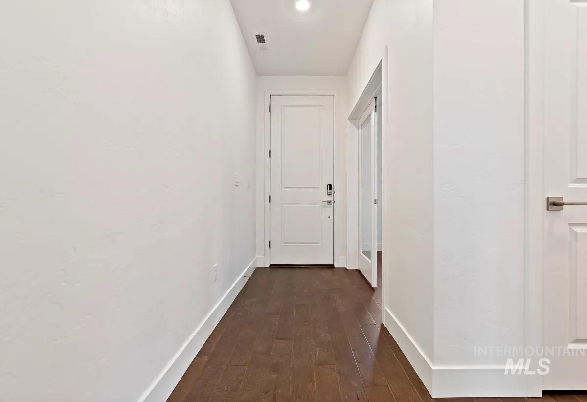 11691 S Glory Ln, Kuna, Idaho 83634, 2 Bedrooms, 2 Bathrooms, Residential For Sale, Price $549,000, 98970404