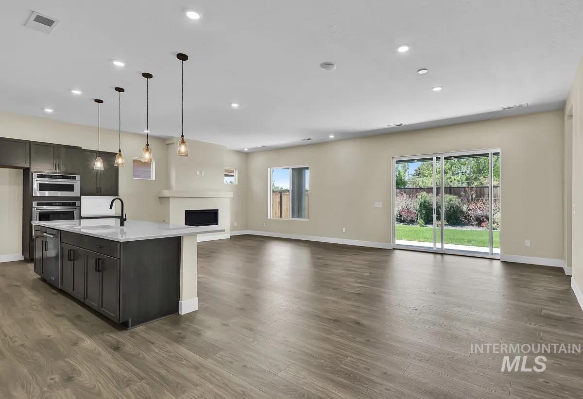 11771 S Glory Ln, Kuna, Idaho 83634-2599, 3 Bedrooms, 2.5 Bathrooms, Residential For Sale, Price $599,900, 98970405