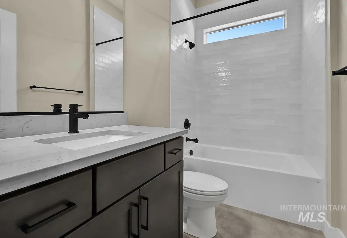 11771 S Glory Ln, Kuna, Idaho 83634-2599, 3 Bedrooms, 2.5 Bathrooms, Residential For Sale, Price $599,900, 98970405