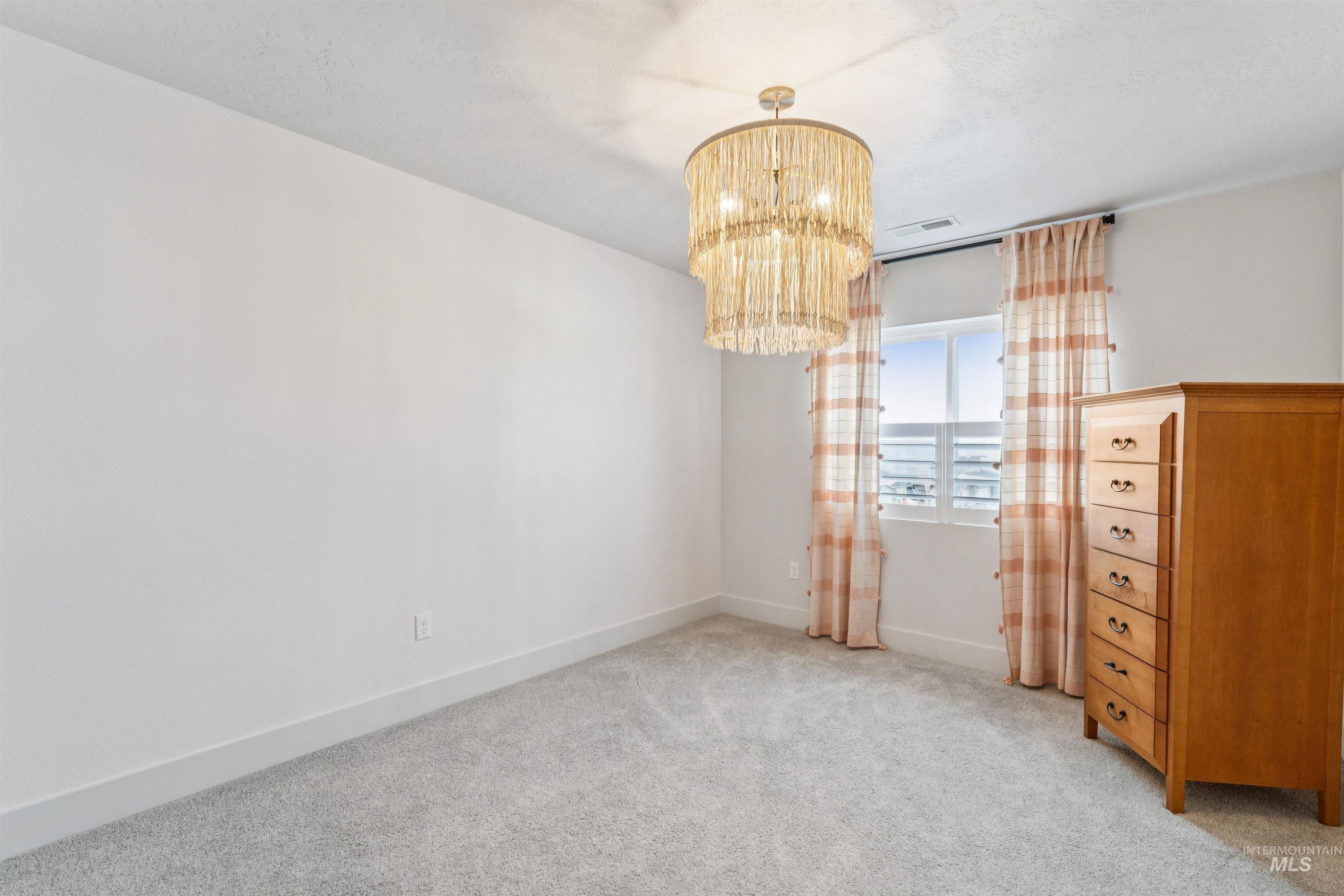 305 E Cusick Street, Meridian, Idaho 83642, 5 Bedrooms, 3 Bathrooms, Residential For Sale, Price $679,000, 98970420